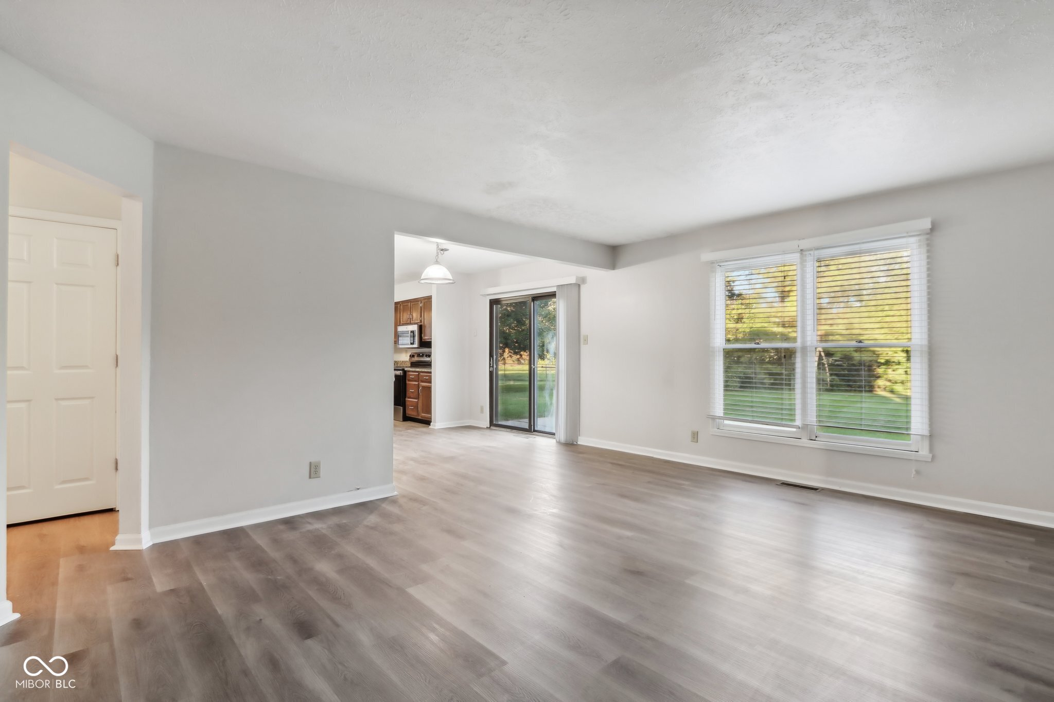 7864 Paddington Lane W