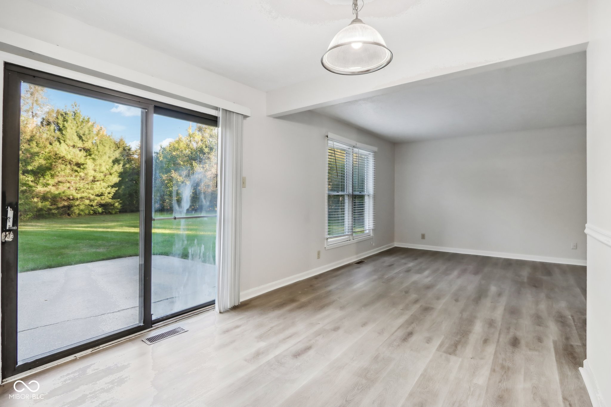 7864 Paddington Lane W
