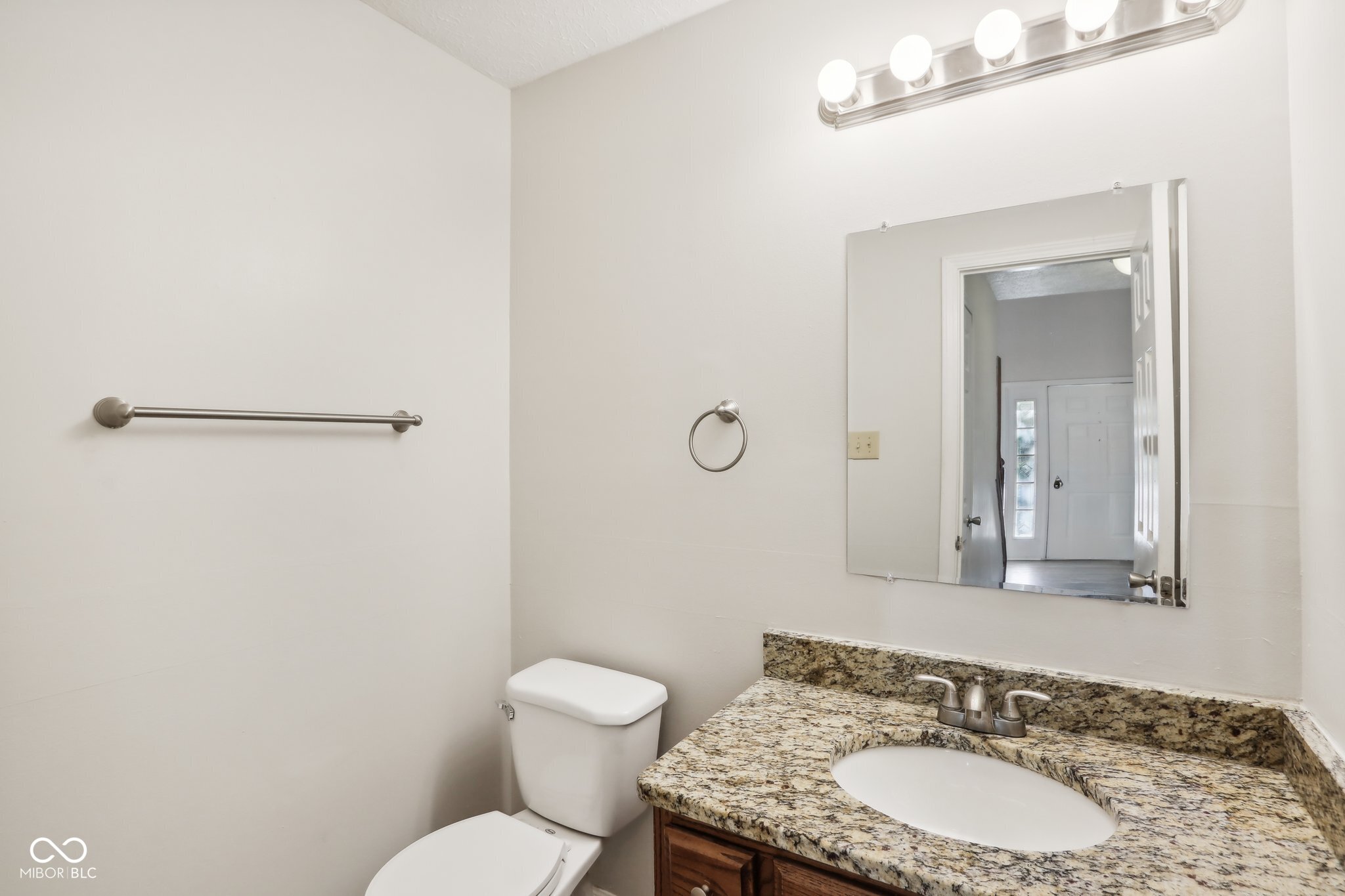 7864 Paddington Lane W