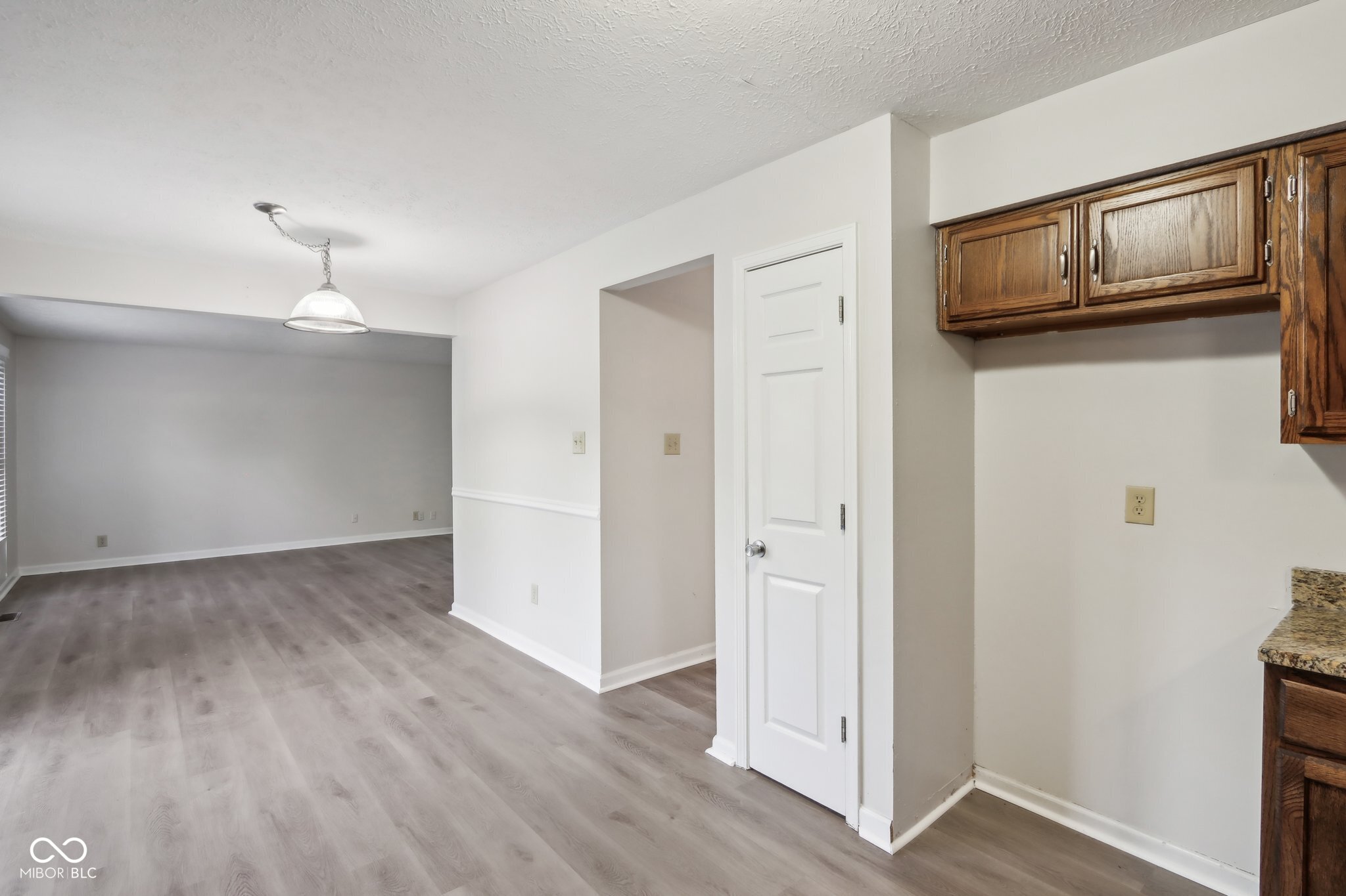 7864 Paddington Lane W