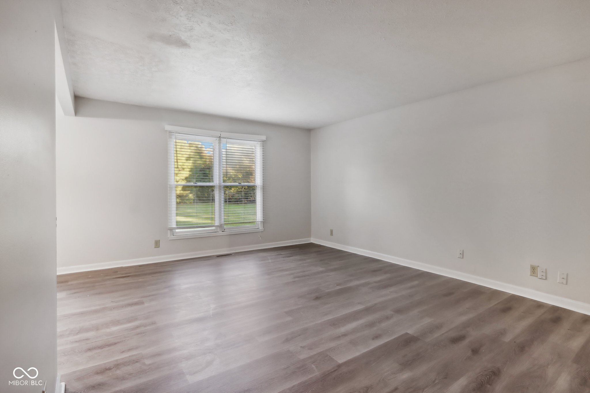 7864 Paddington Lane W