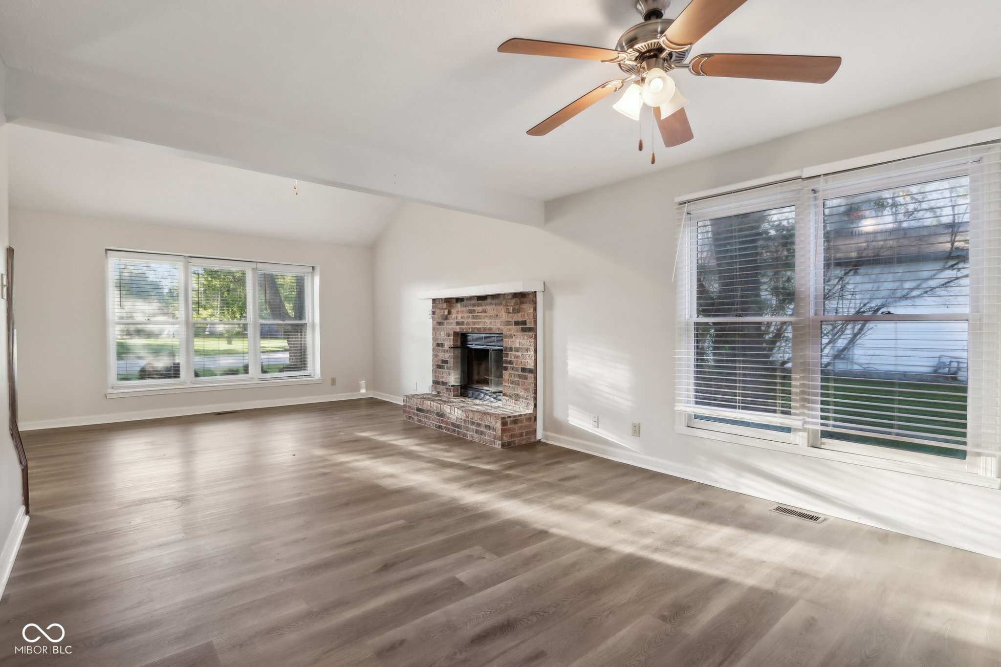 7864 Paddington Lane W