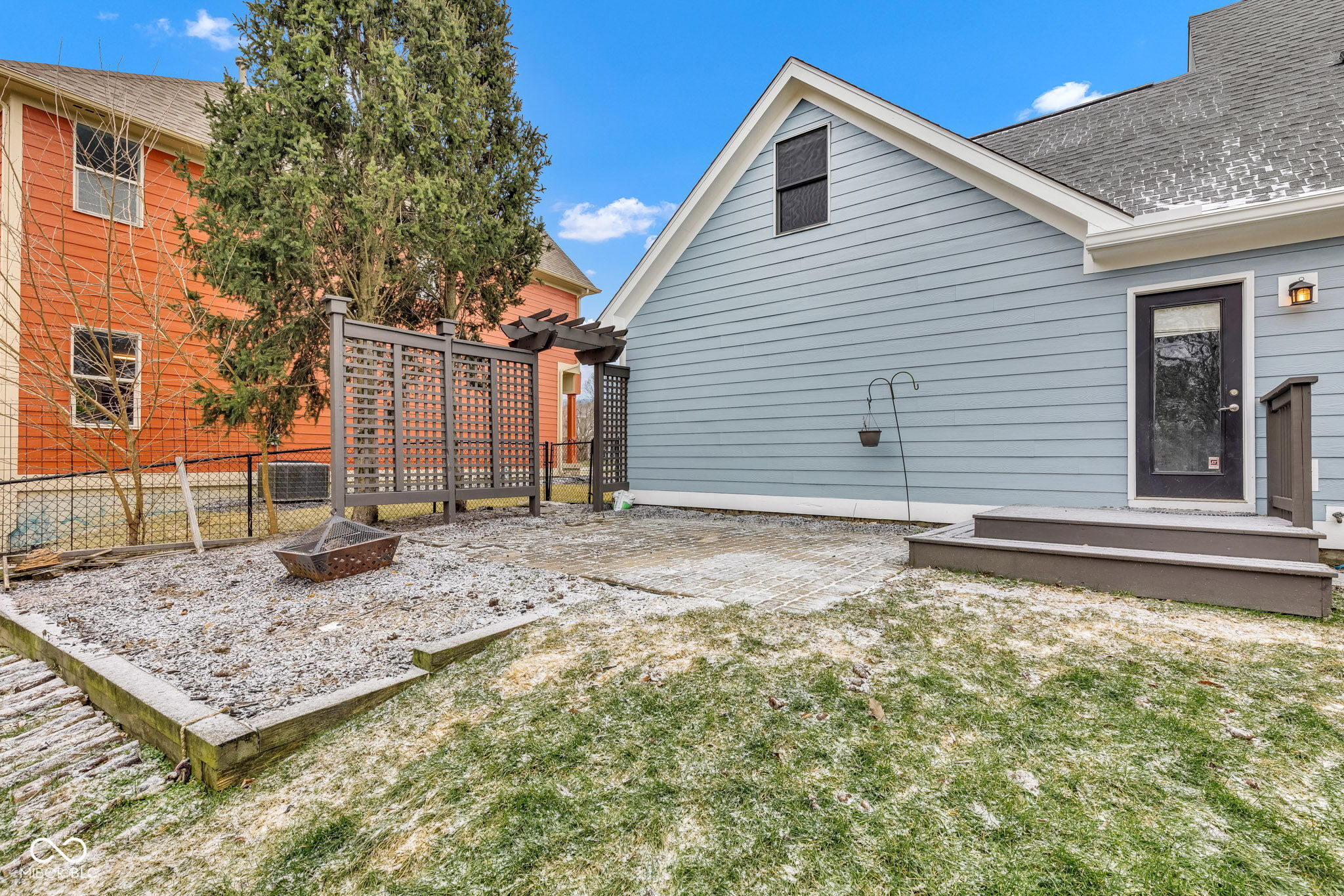 12404 Doe Lane