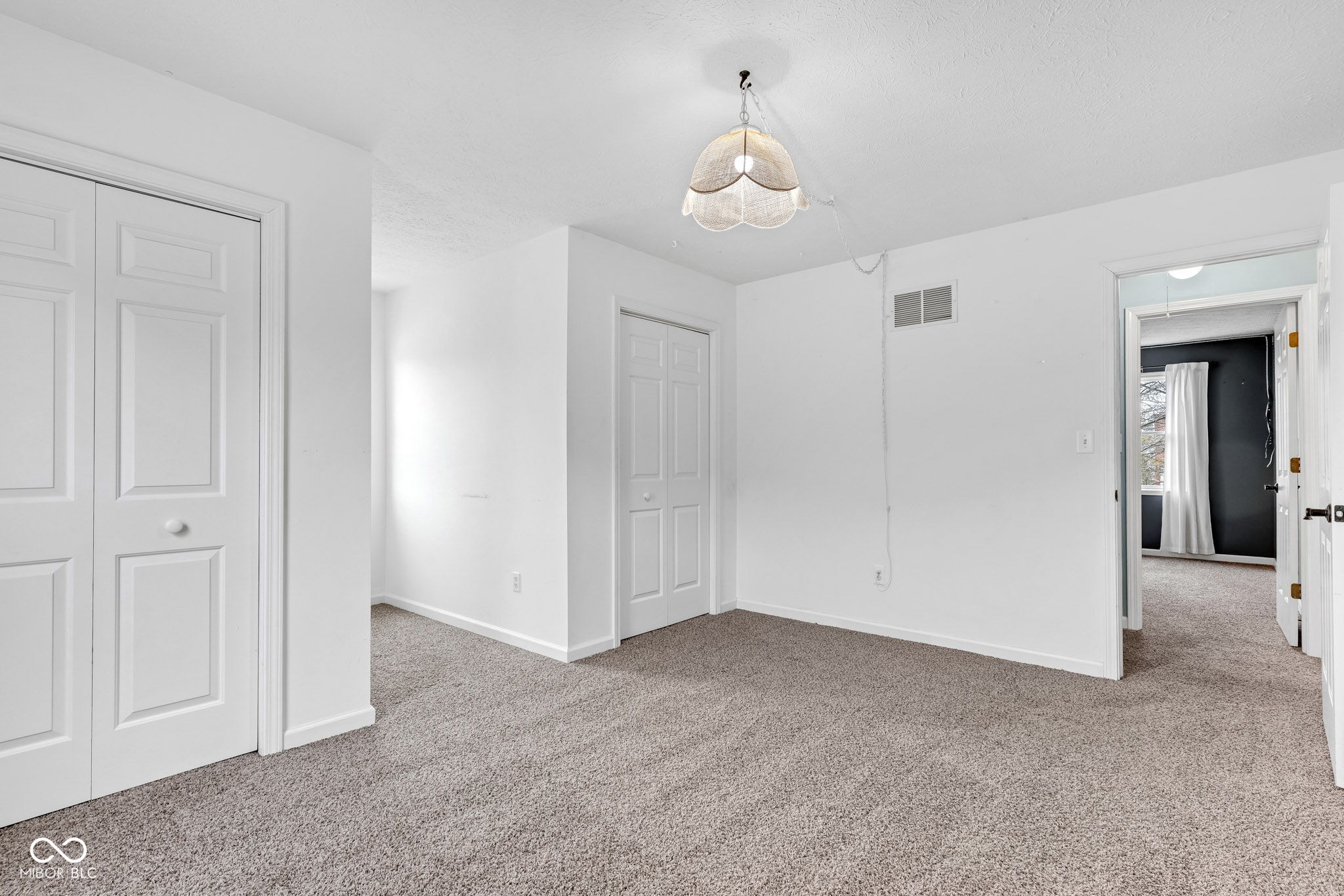 12404 Doe Lane