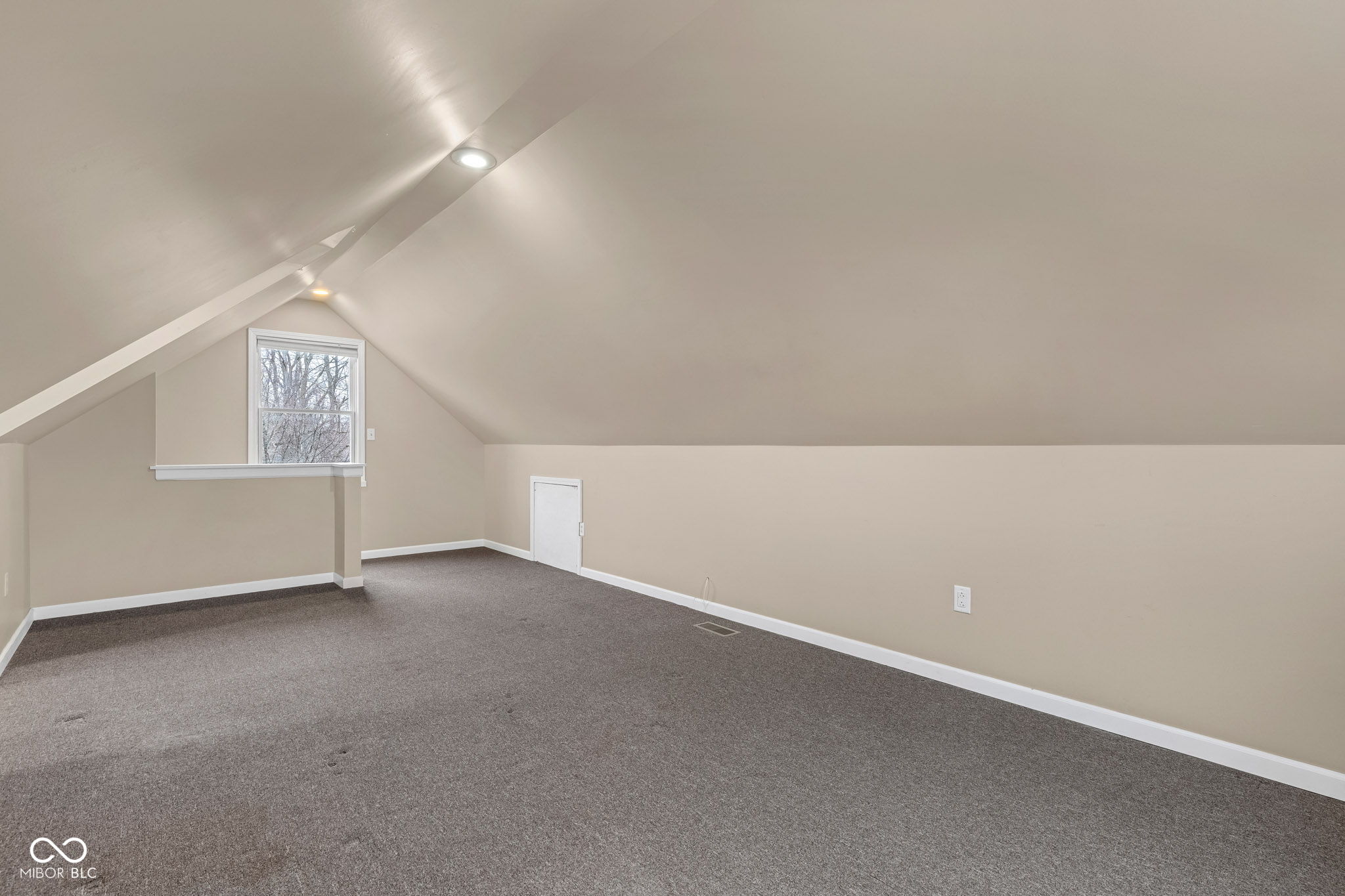 12404 Doe Lane