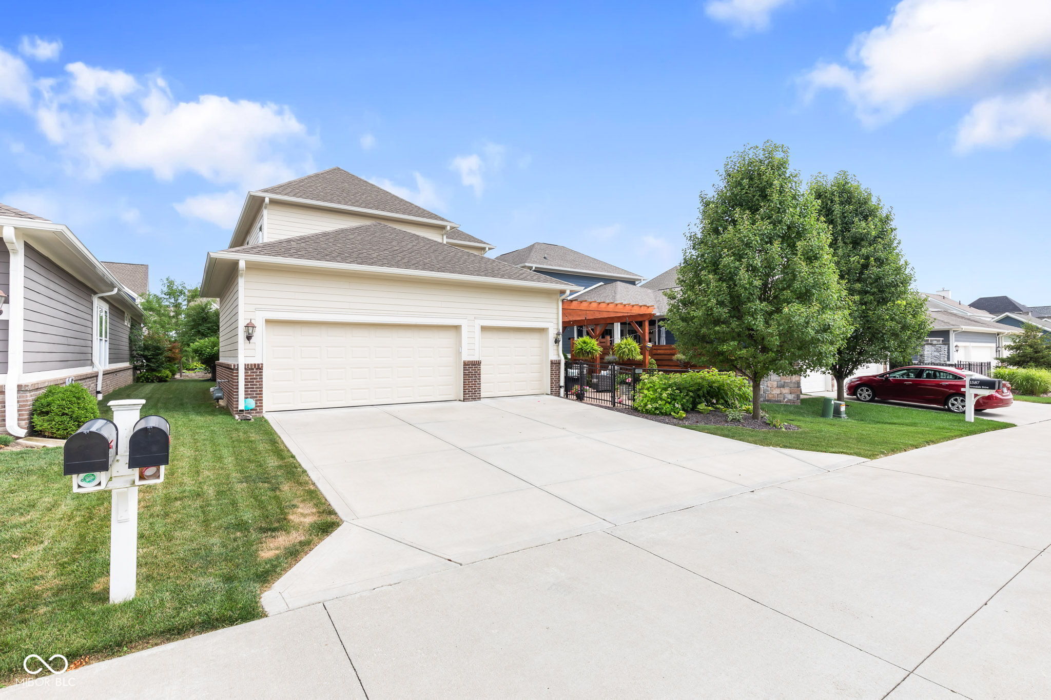 1588 Rossmay Drive