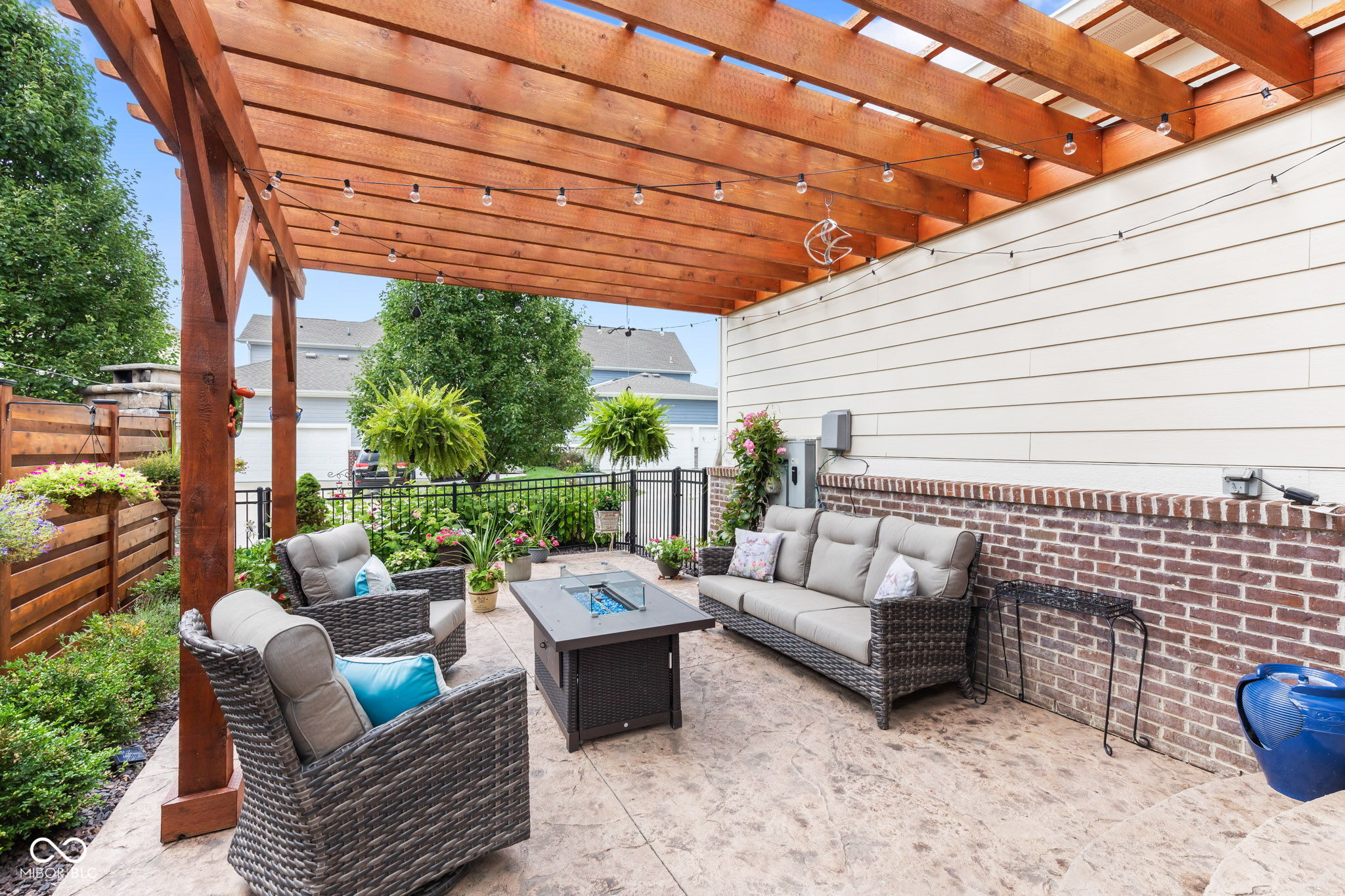 1588 Rossmay Drive