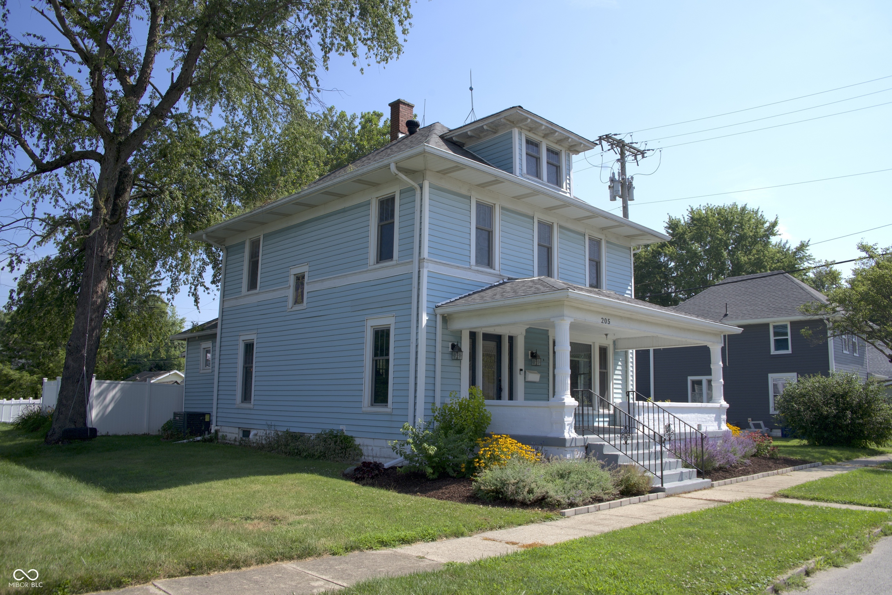 205 W 3rd Street