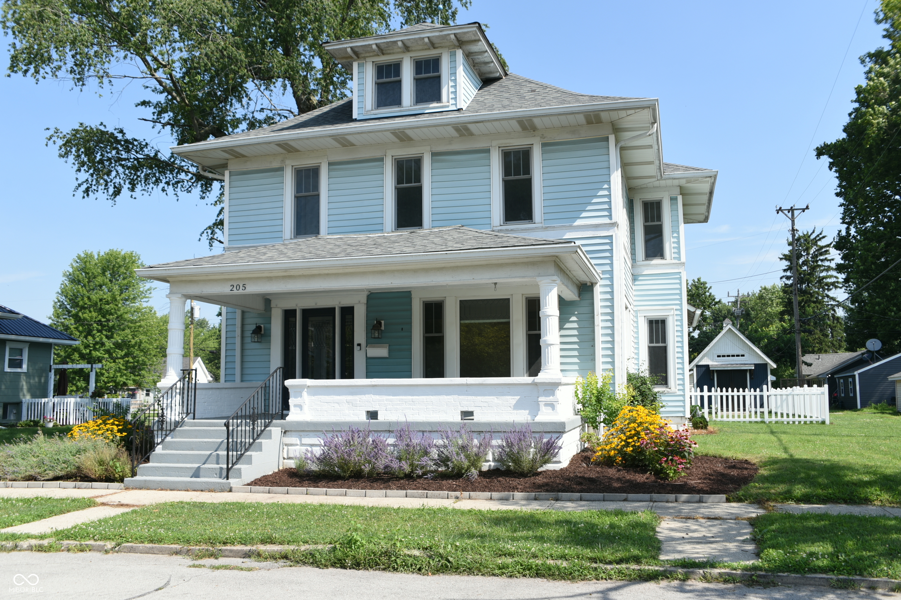 205 W 3rd Street