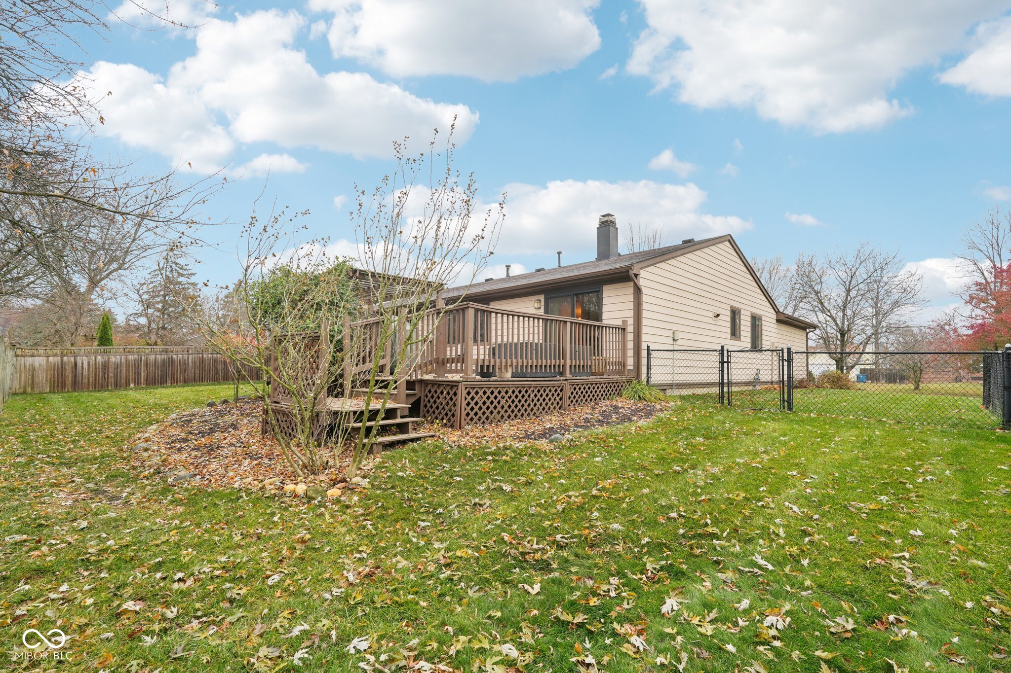 609 Sunblest Boulevard S