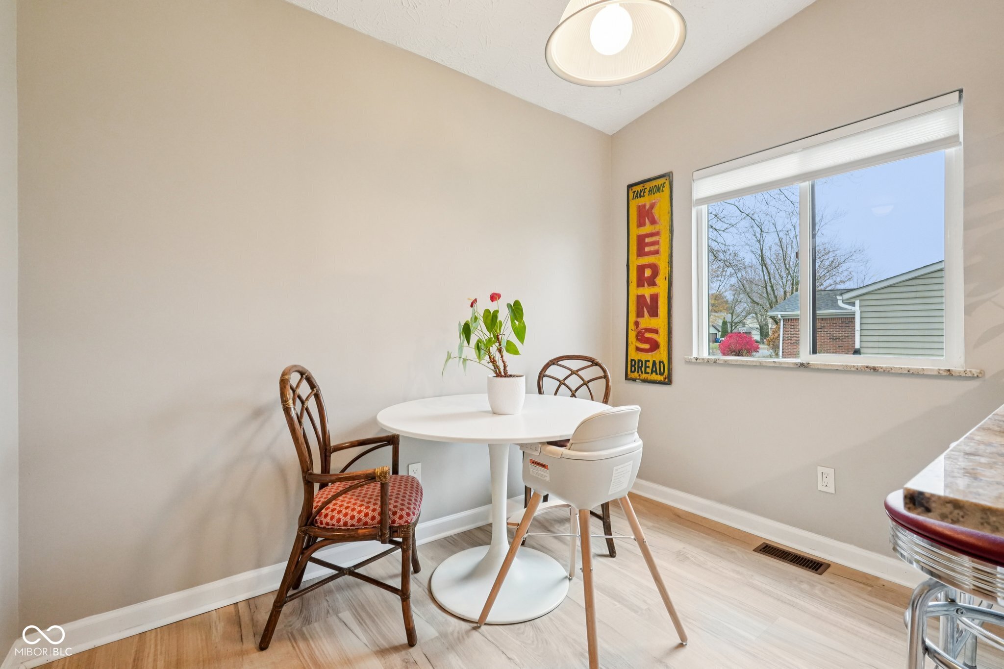 609 Sunblest Boulevard S