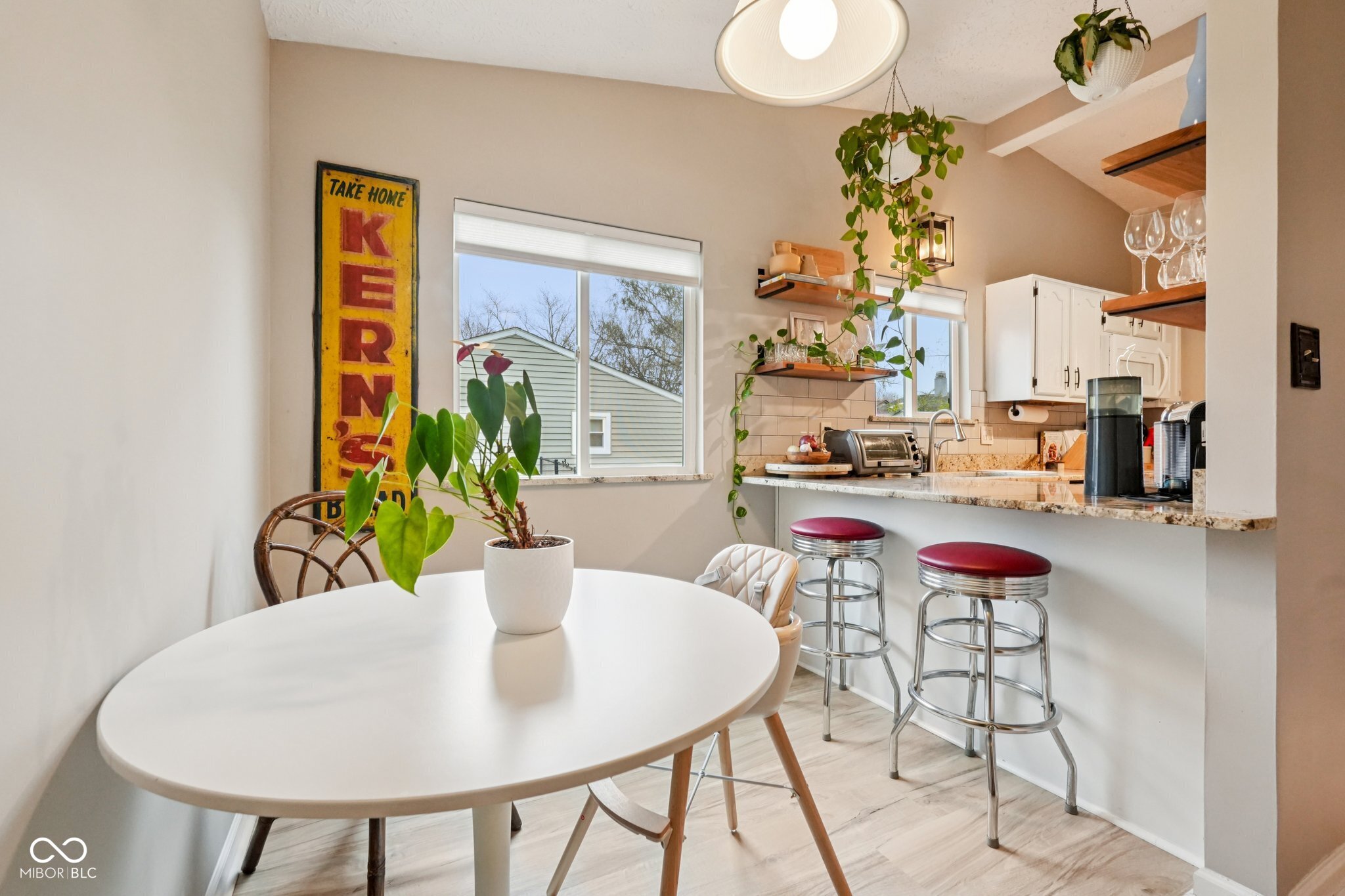 609 Sunblest Boulevard S