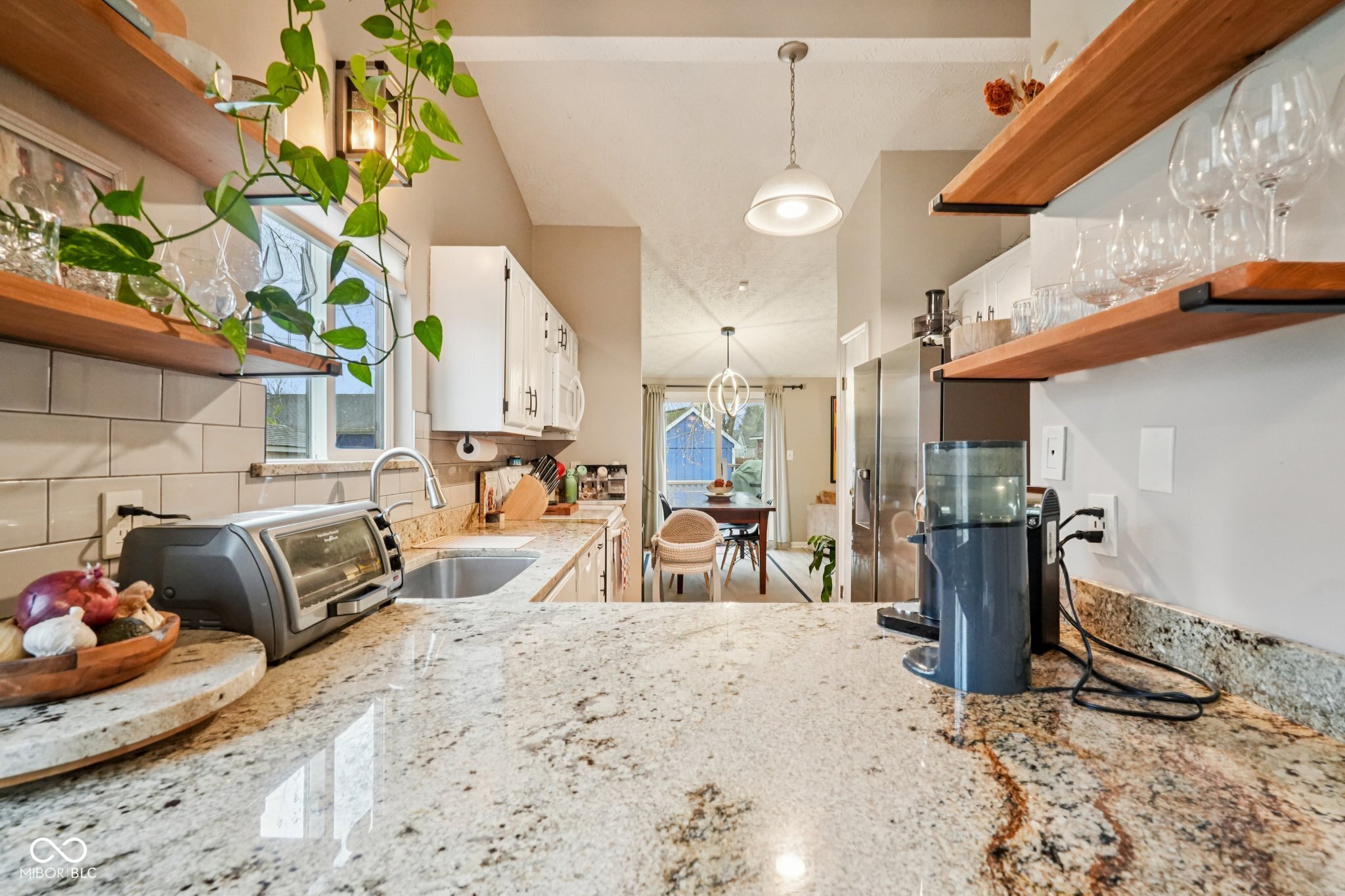 609 Sunblest Boulevard S