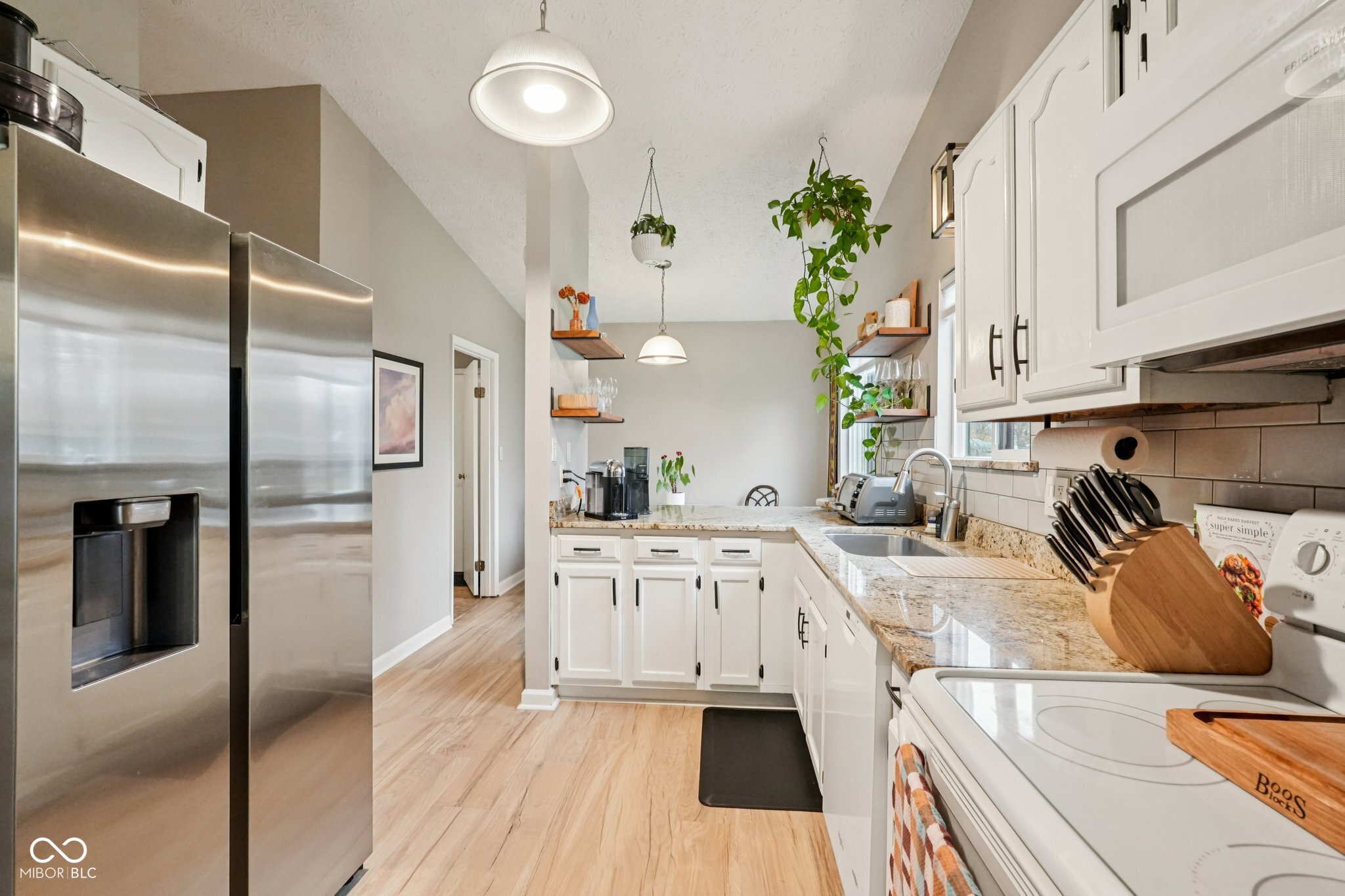 609 Sunblest Boulevard S