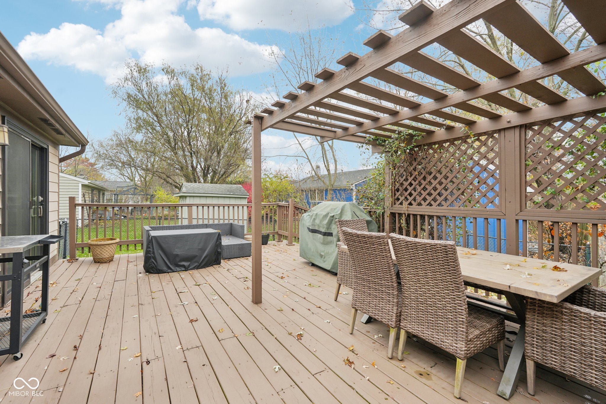 609 Sunblest Boulevard S