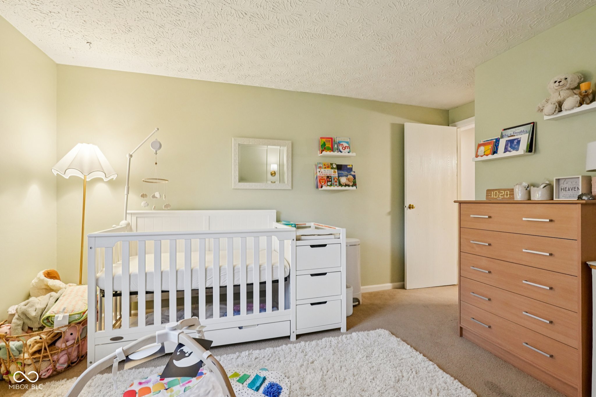 609 Sunblest Boulevard S