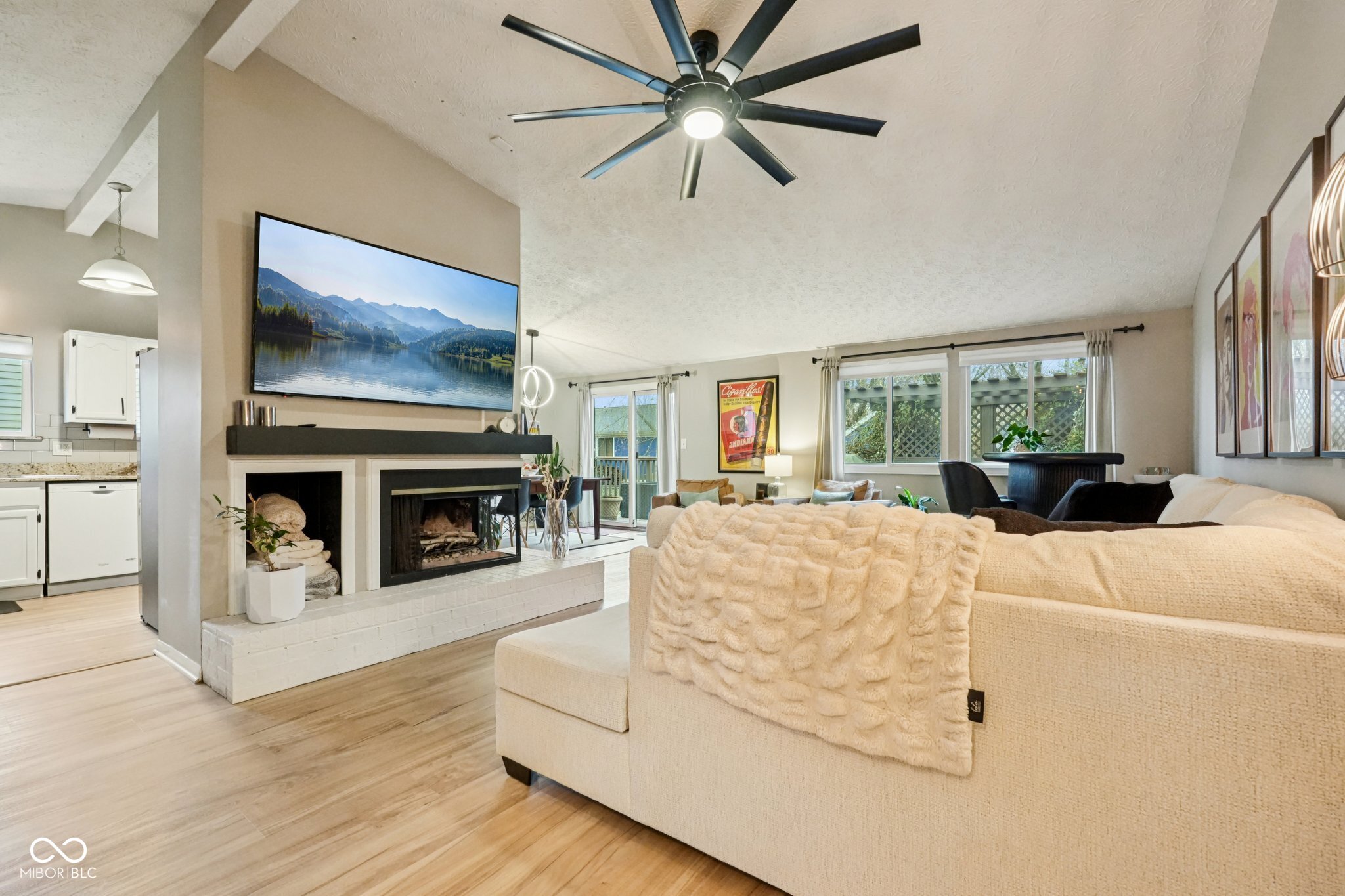 609 Sunblest Boulevard S