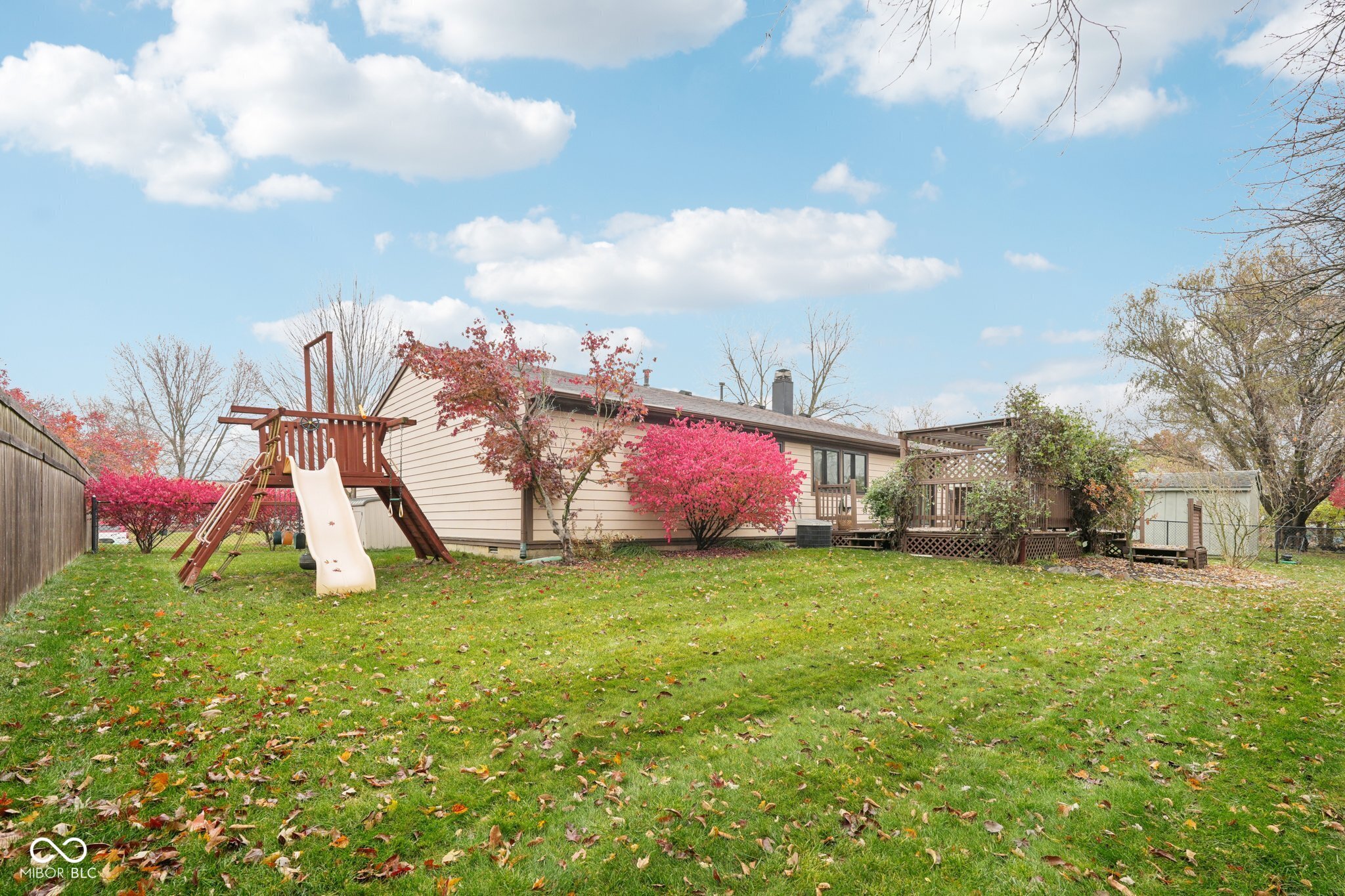 609 Sunblest Boulevard S