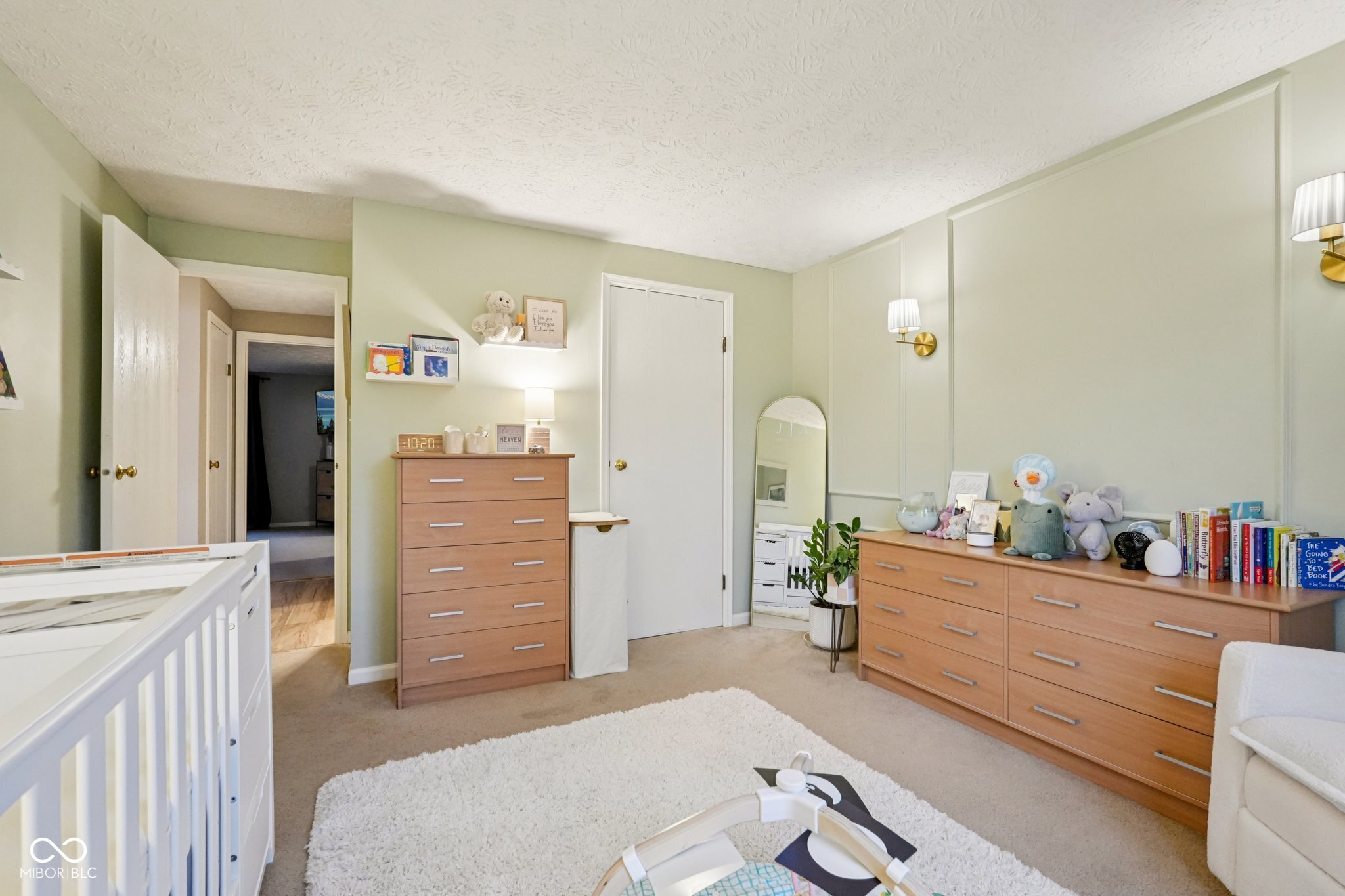 609 Sunblest Boulevard S