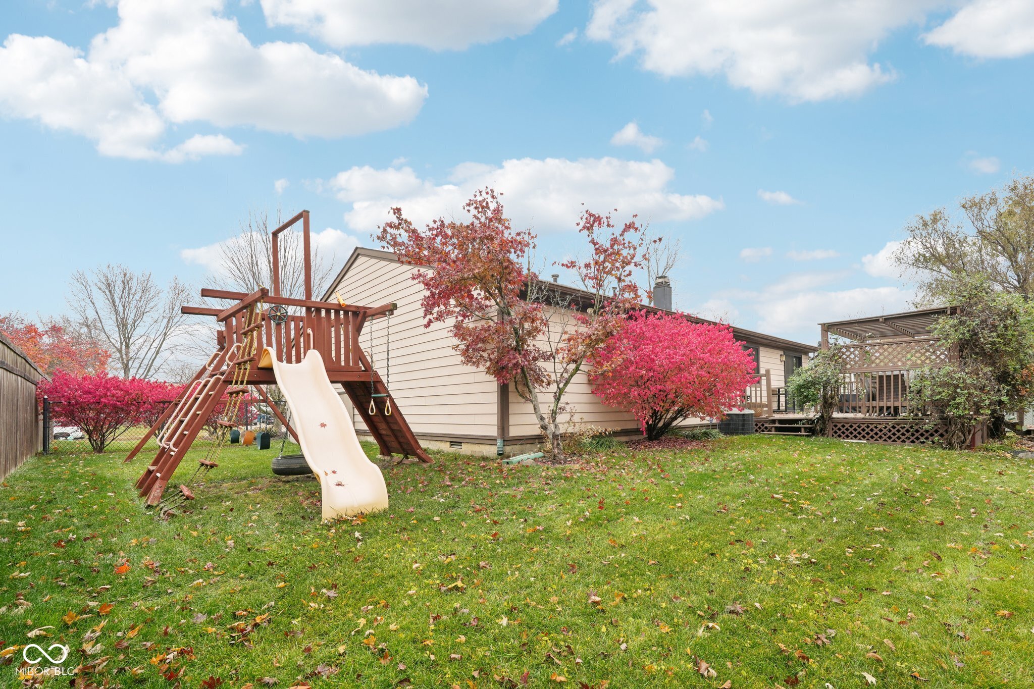 609 Sunblest Boulevard S