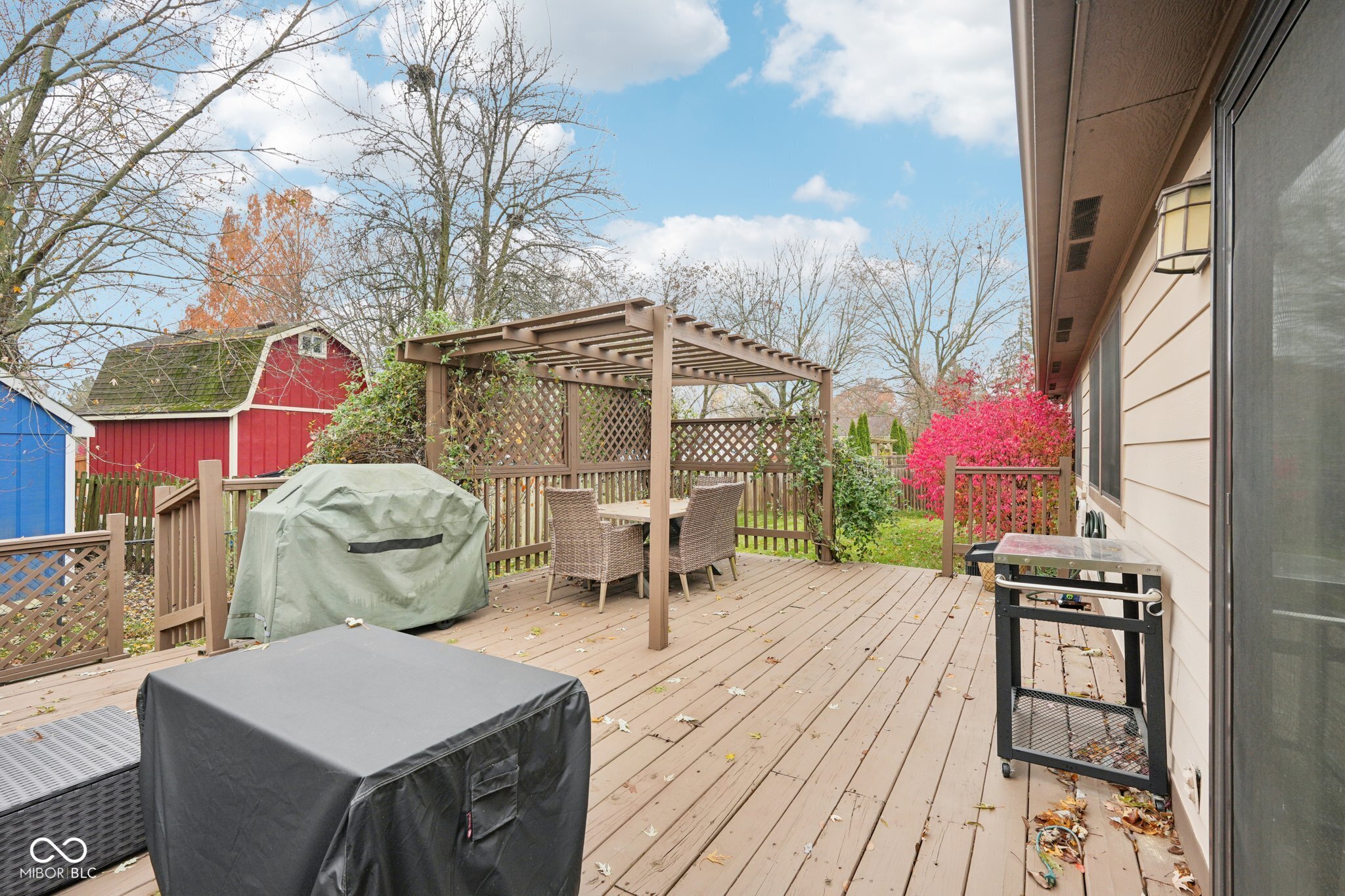 609 Sunblest Boulevard S