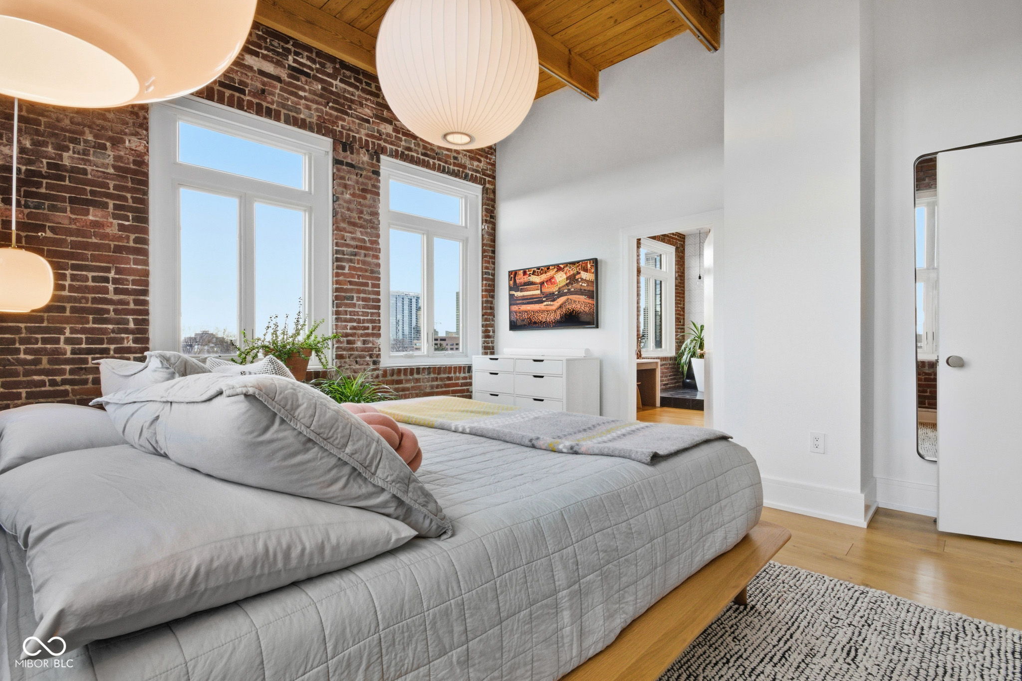 430 N Park Avenue Unit: 603-604