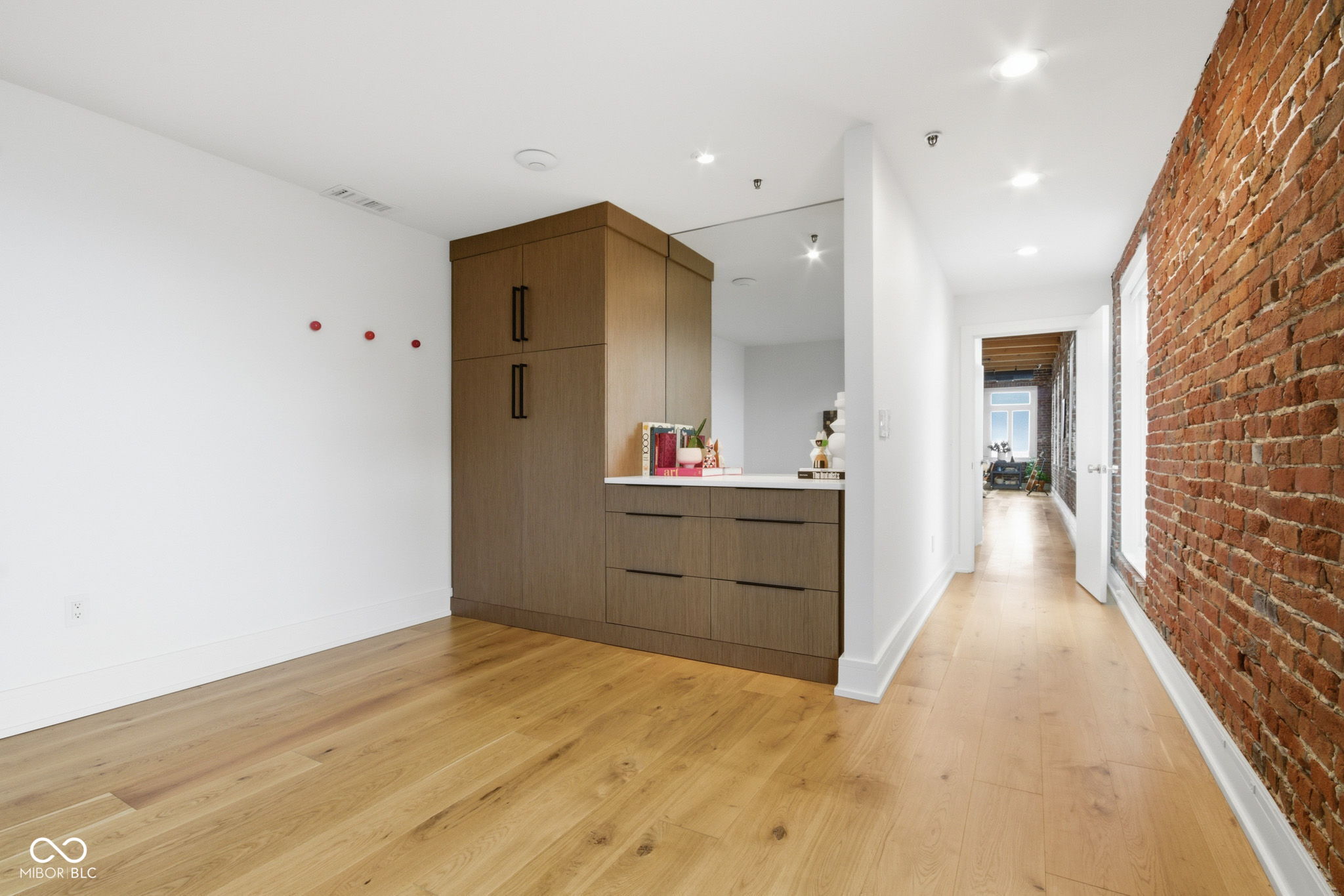 430 N Park Avenue Unit: 603-604