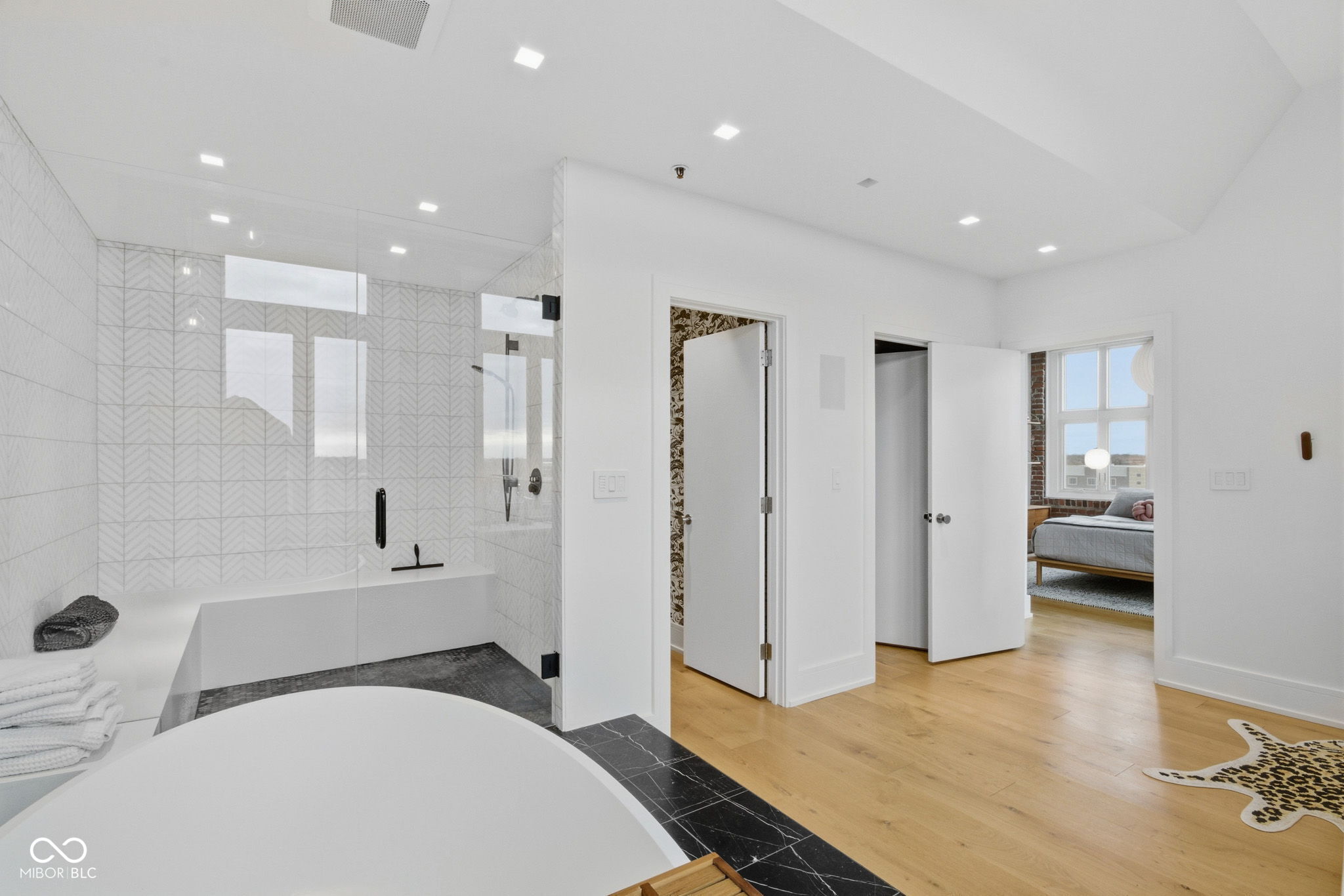 430 N Park Avenue Unit: 603-604