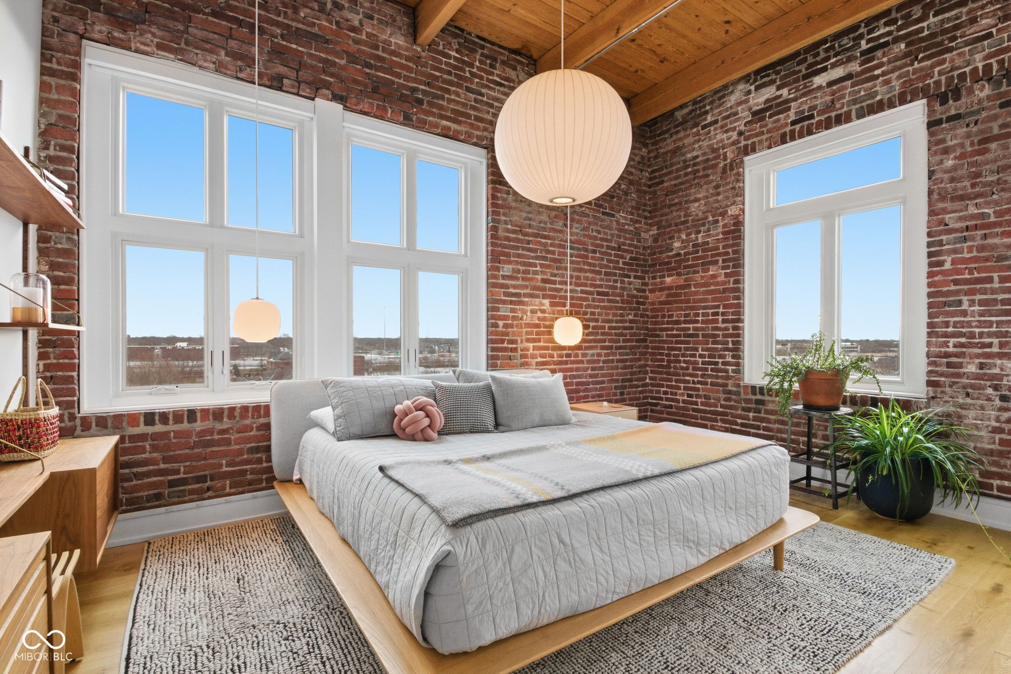 430 N Park Avenue Unit: 603-604