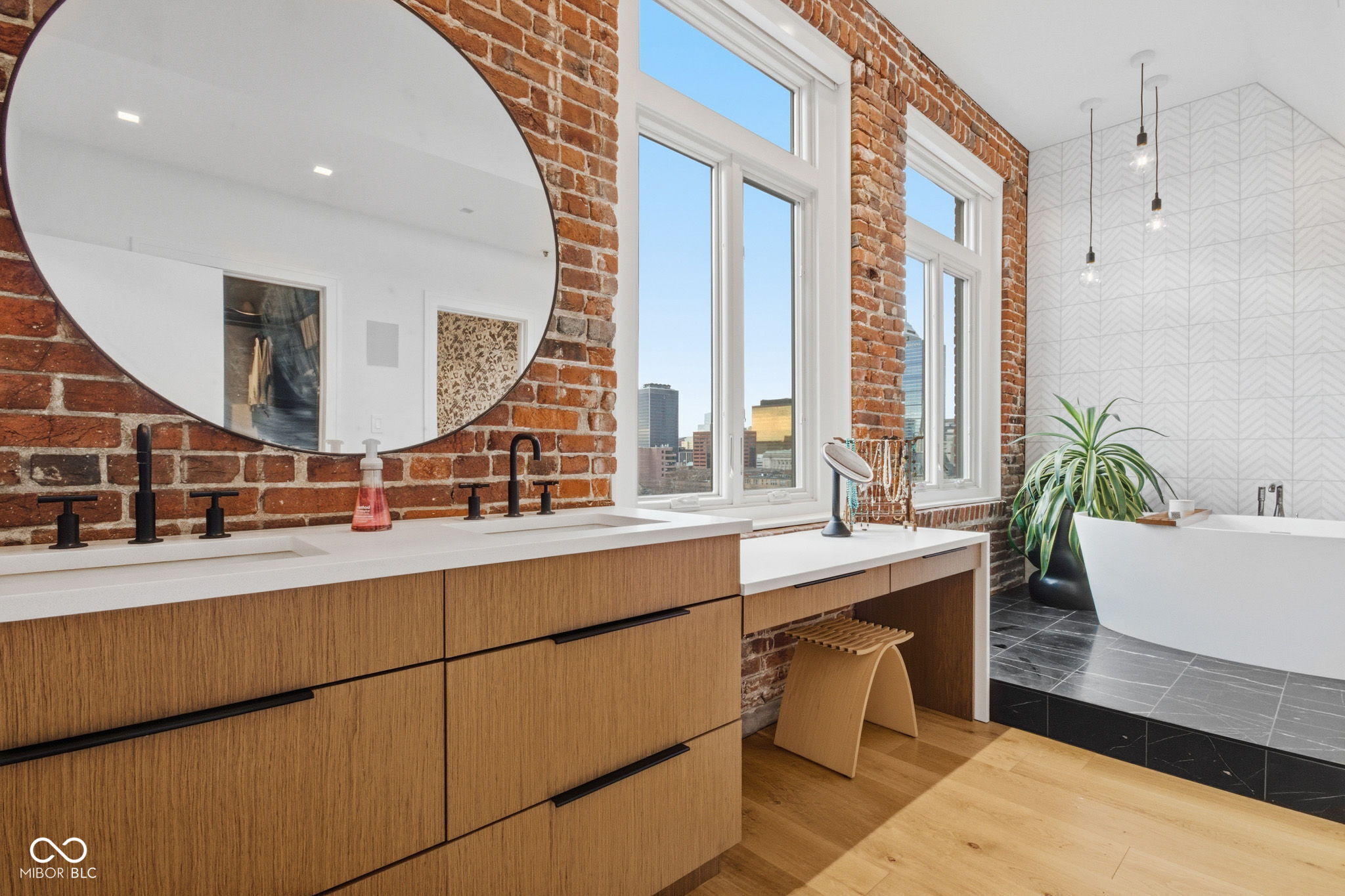 430 N Park Avenue Unit: 603-604