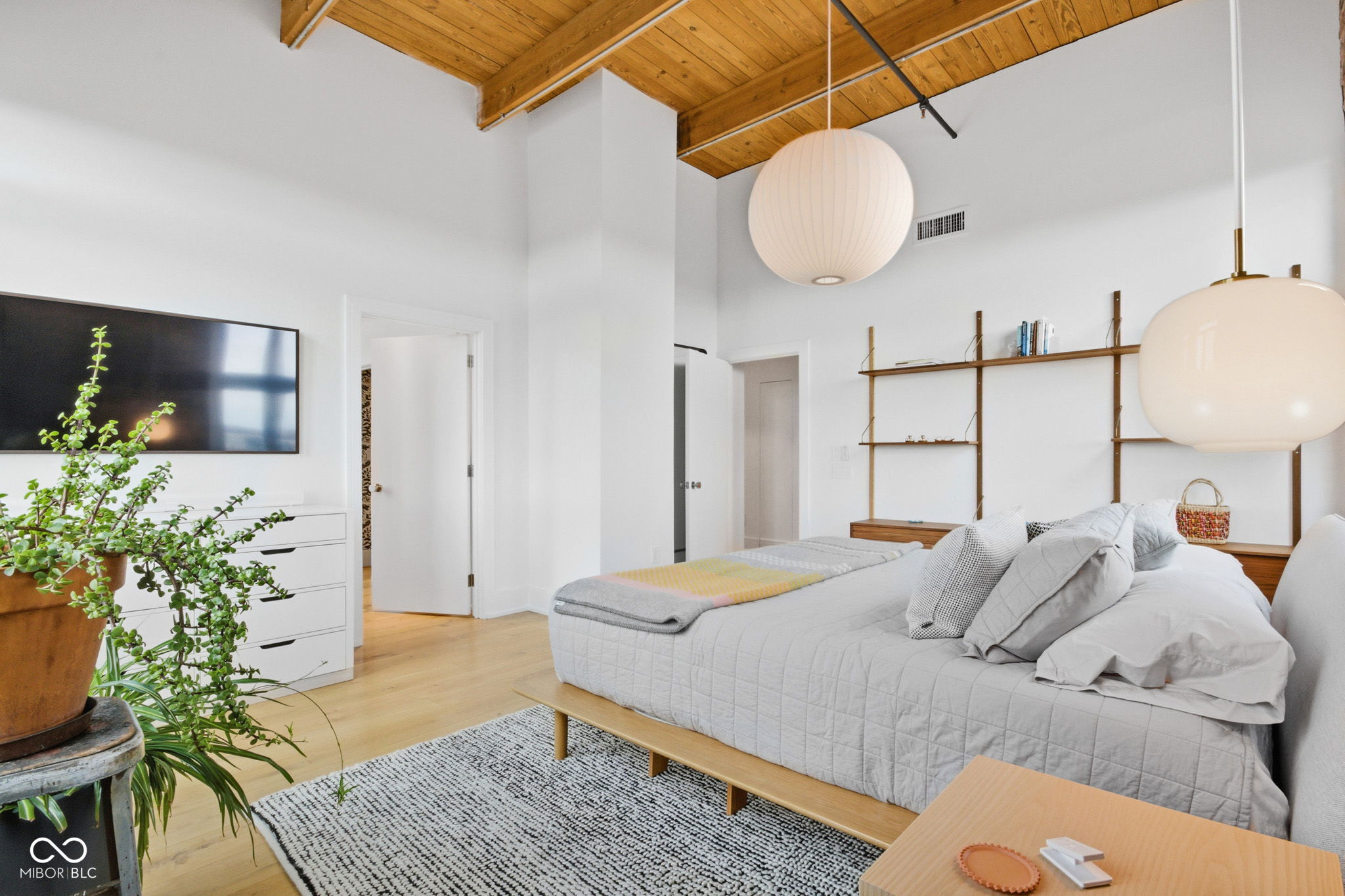 430 N Park Avenue Unit: 603-604