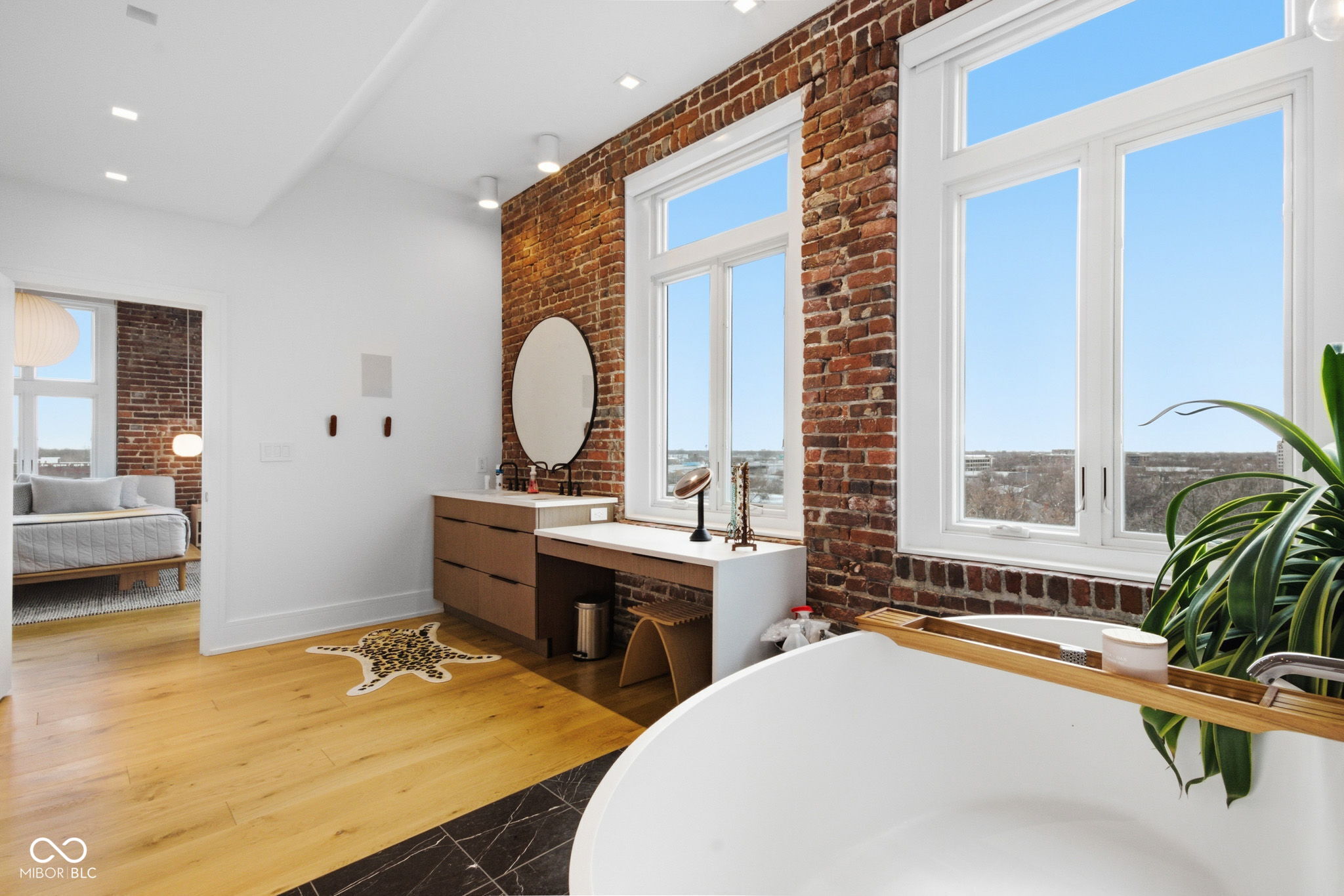 430 N Park Avenue Unit: 603-604