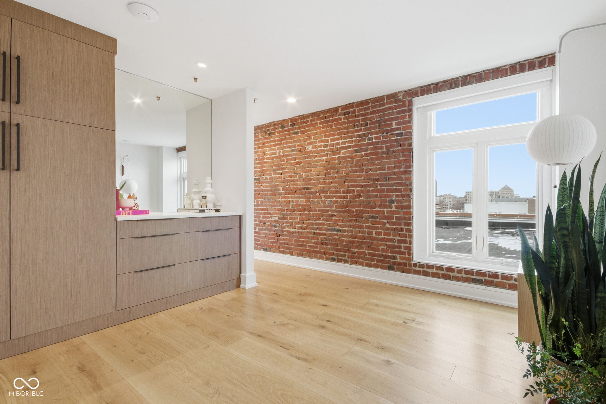 430 N Park Avenue Unit: 603-604