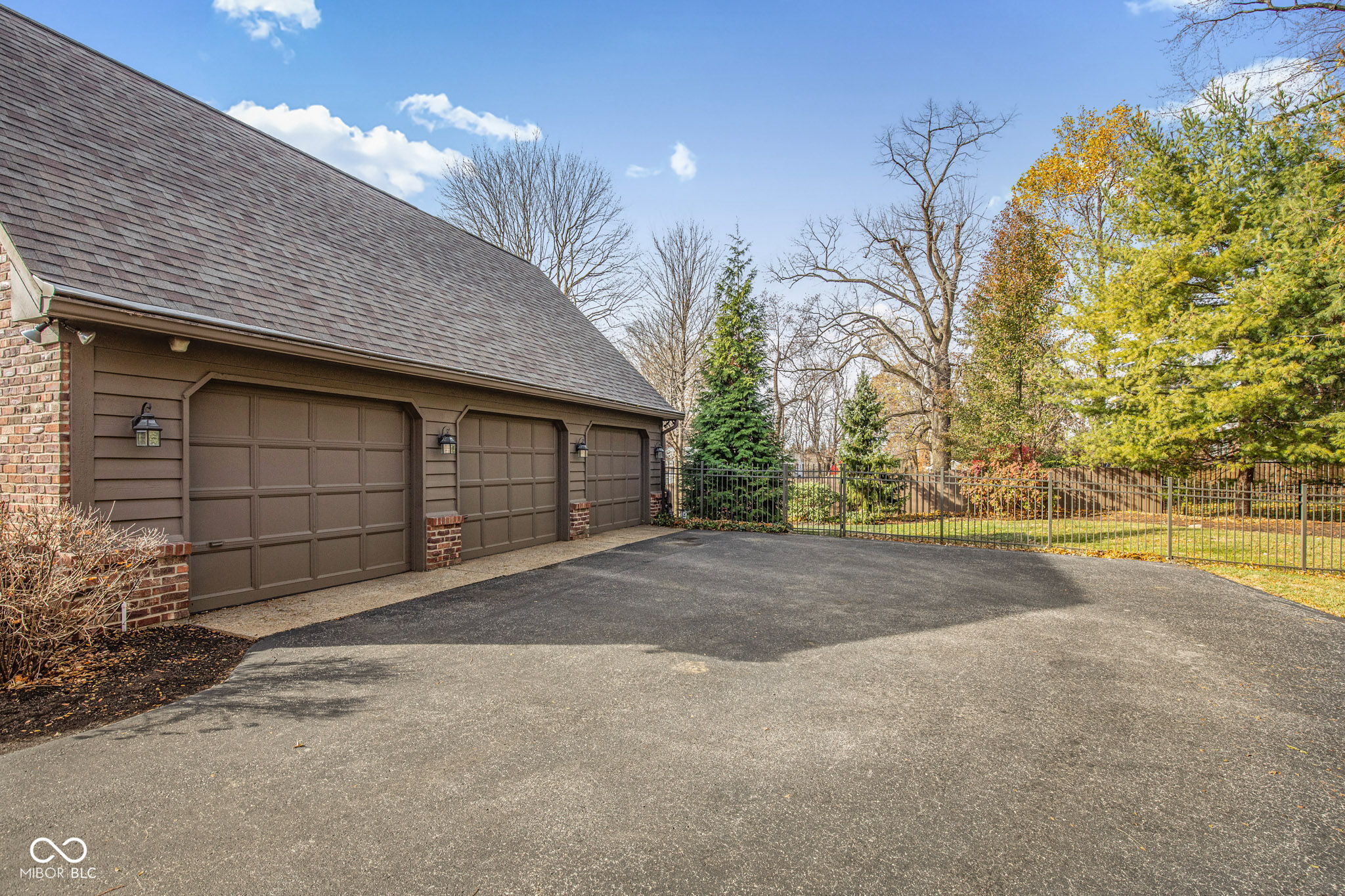 3240 Smokey Ridge Court