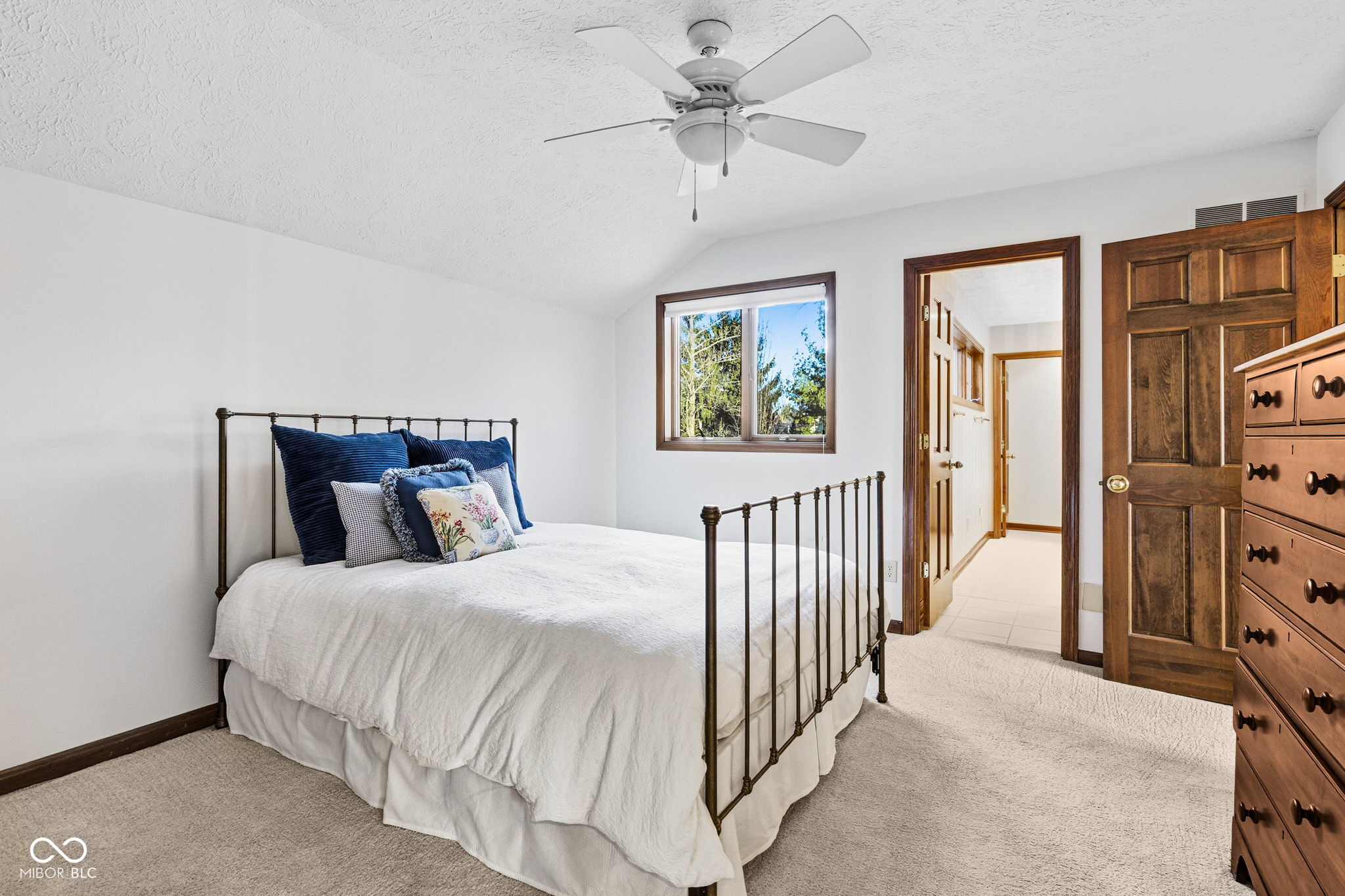 3240 Smokey Ridge Court