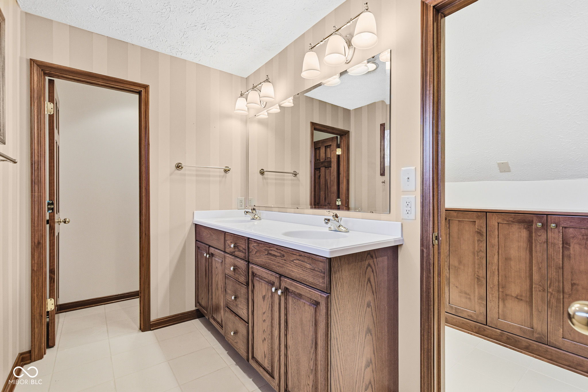 3240 Smokey Ridge Court