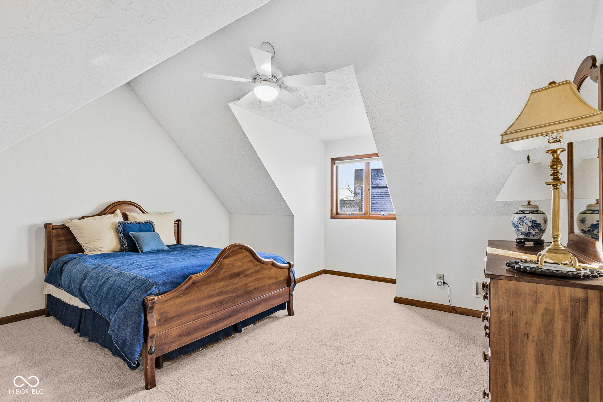 3240 Smokey Ridge Court