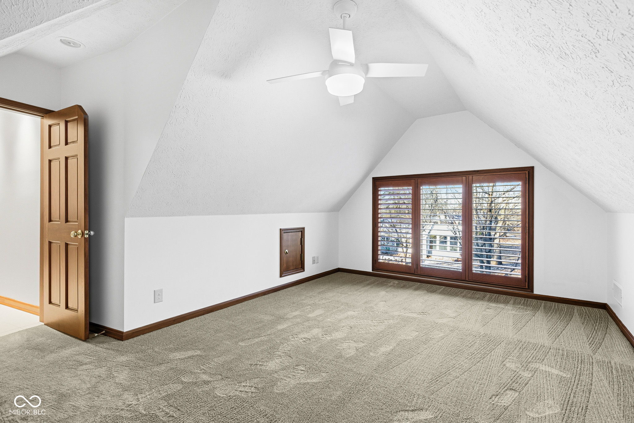 3240 Smokey Ridge Court