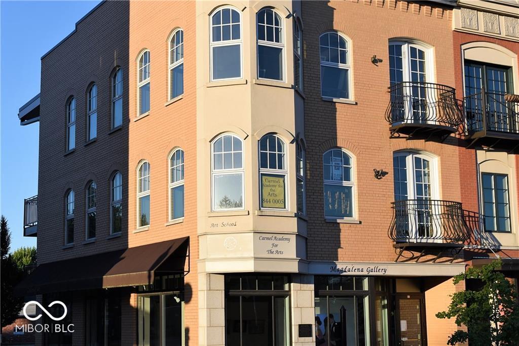 27 E Main Street Unit: 100