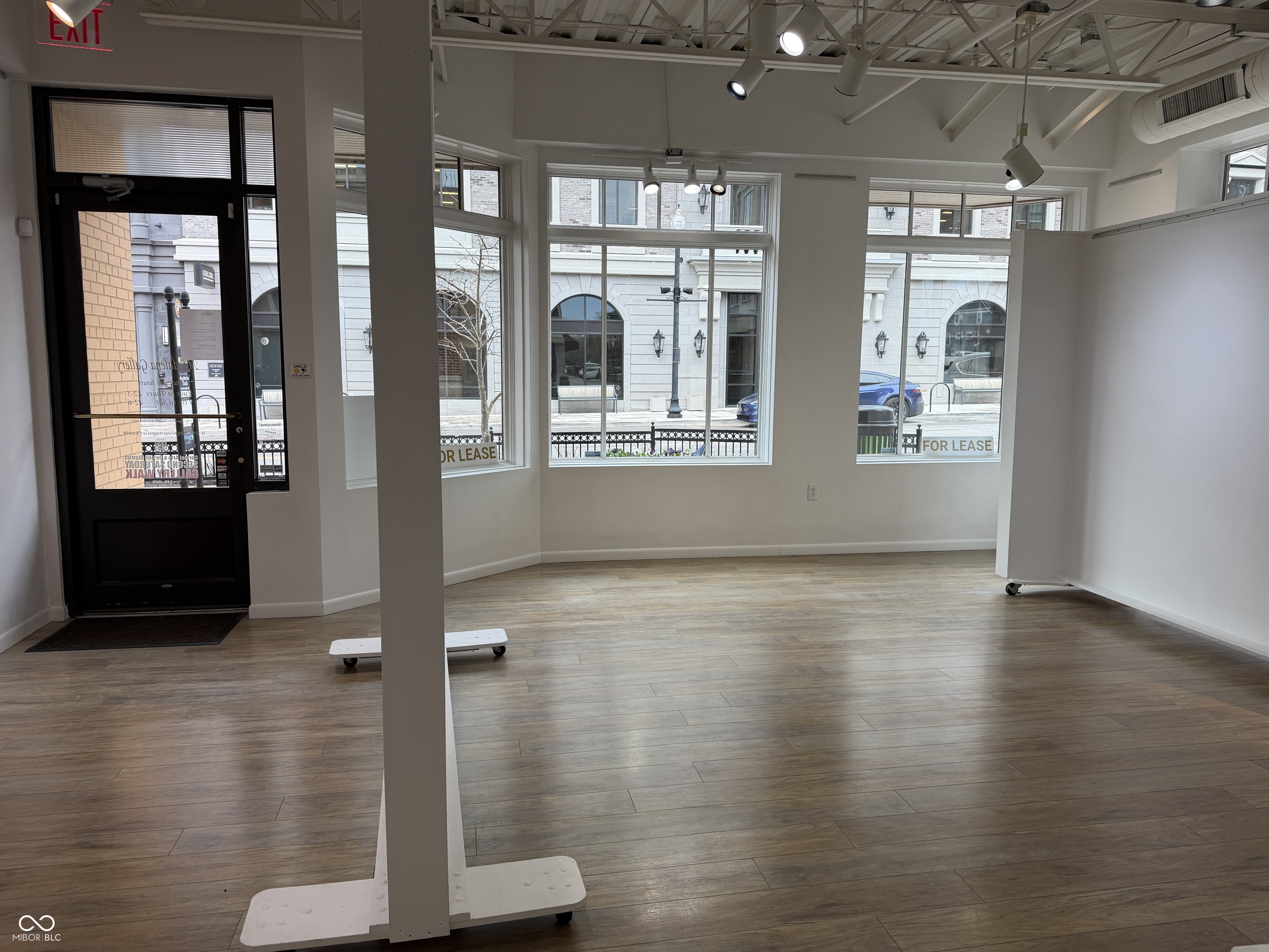 27 E Main Street Unit: 100