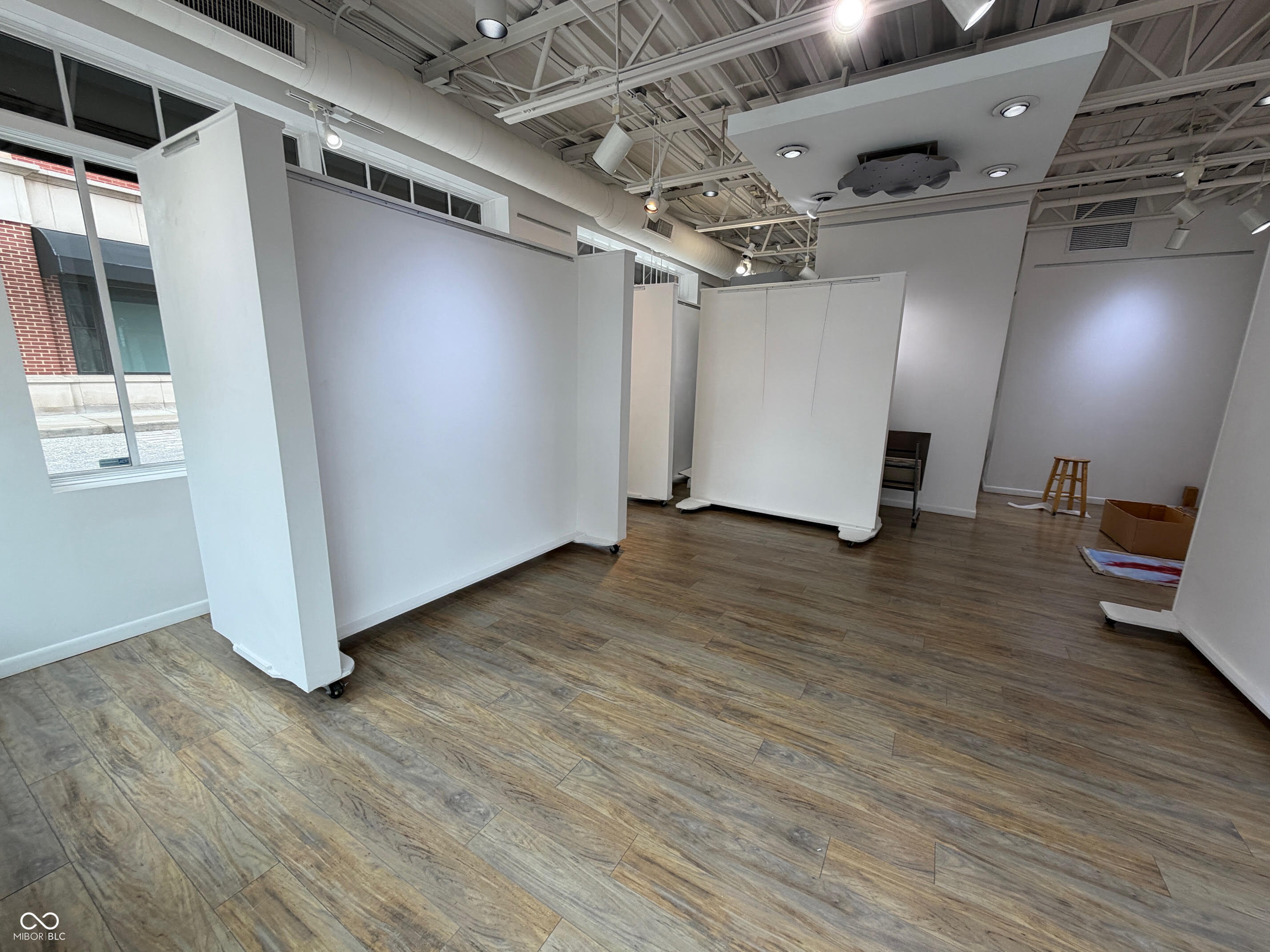 27 E Main Street Unit: 100