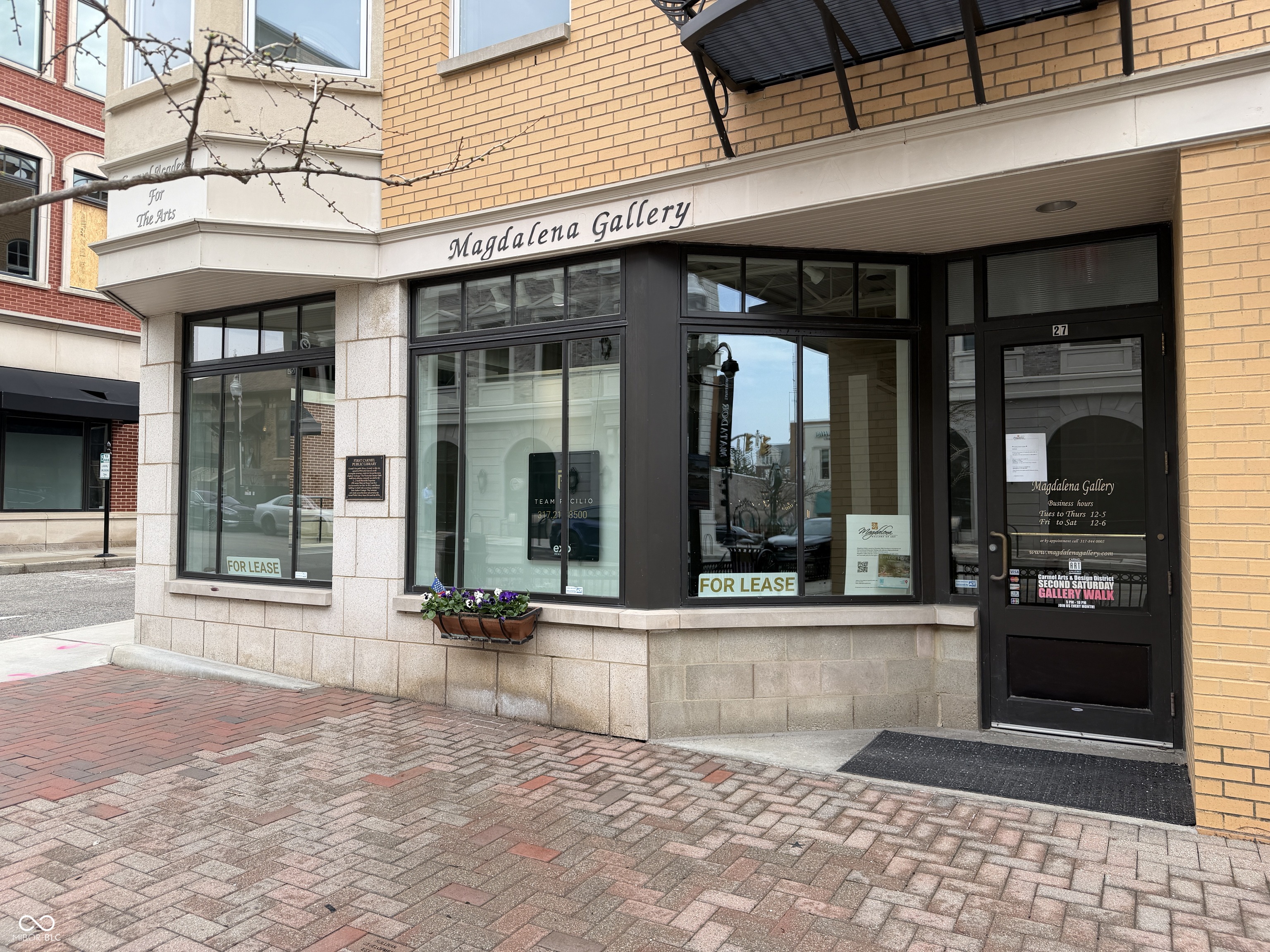 27 E Main Street Unit: 100