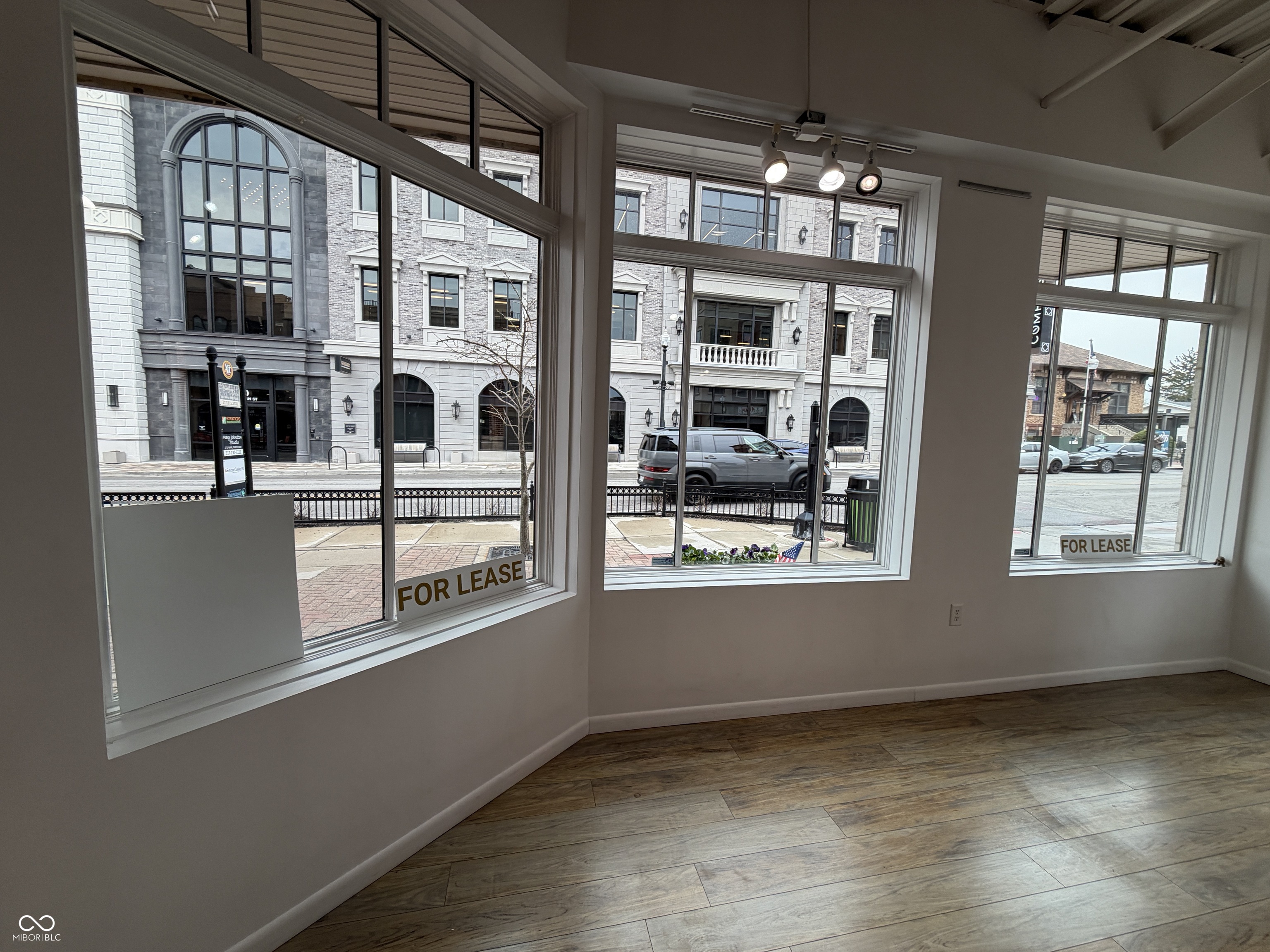 27 E Main Street Unit: 100