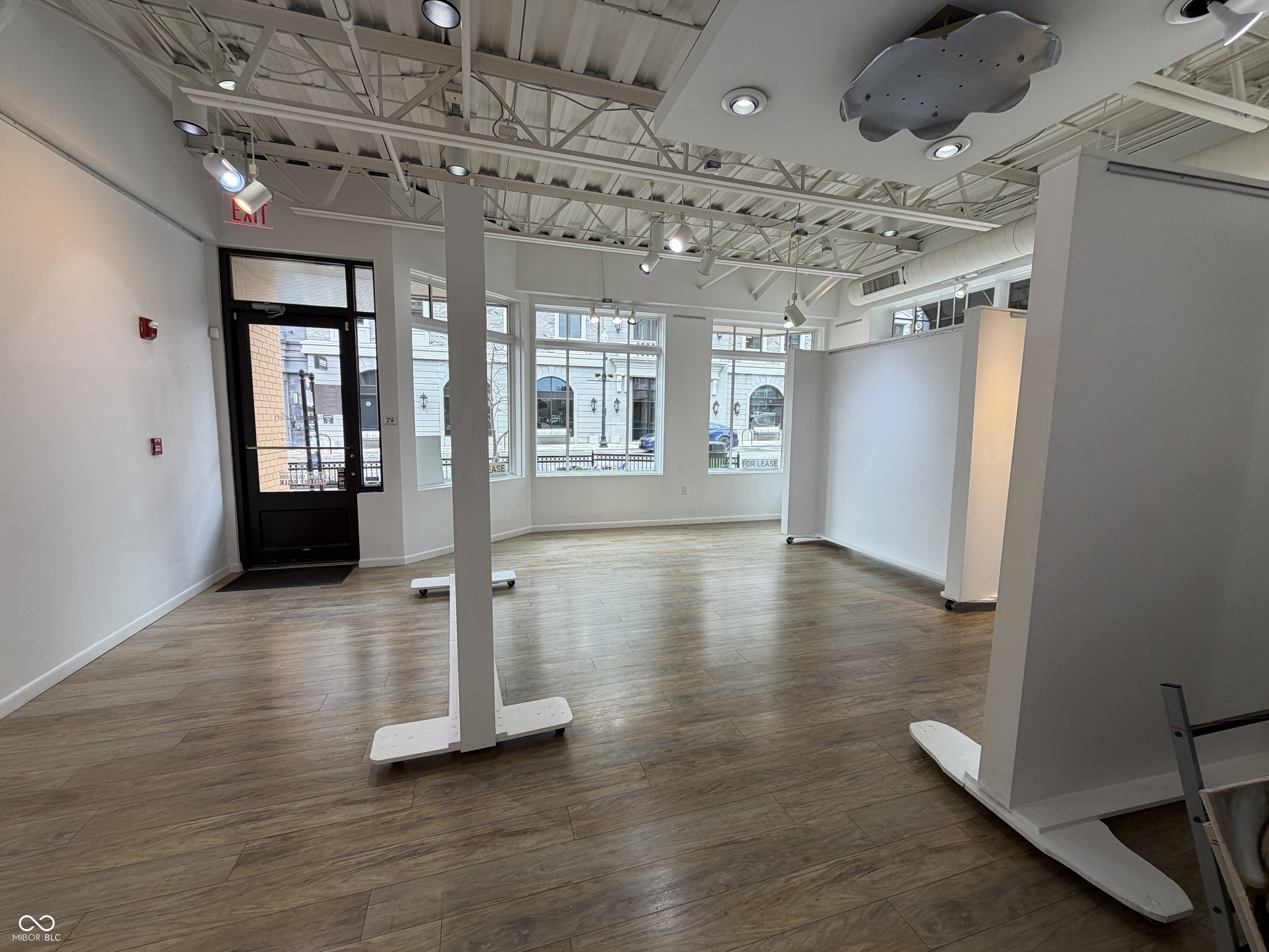 27 E Main Street Unit: 100