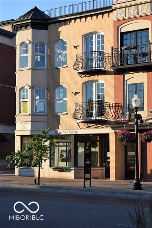 27 E Main Street Unit: 100