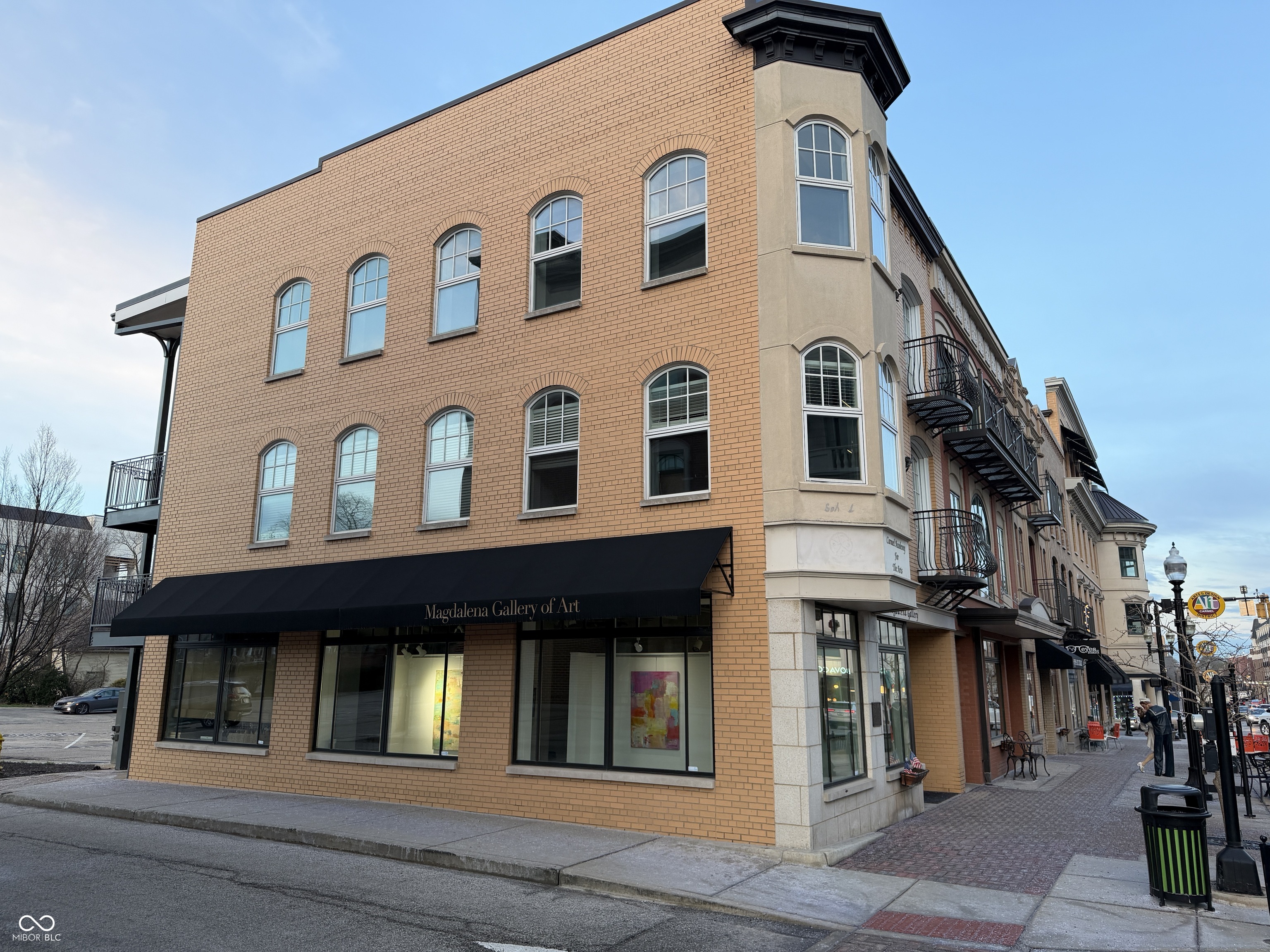 27 E Main Street Unit: 200