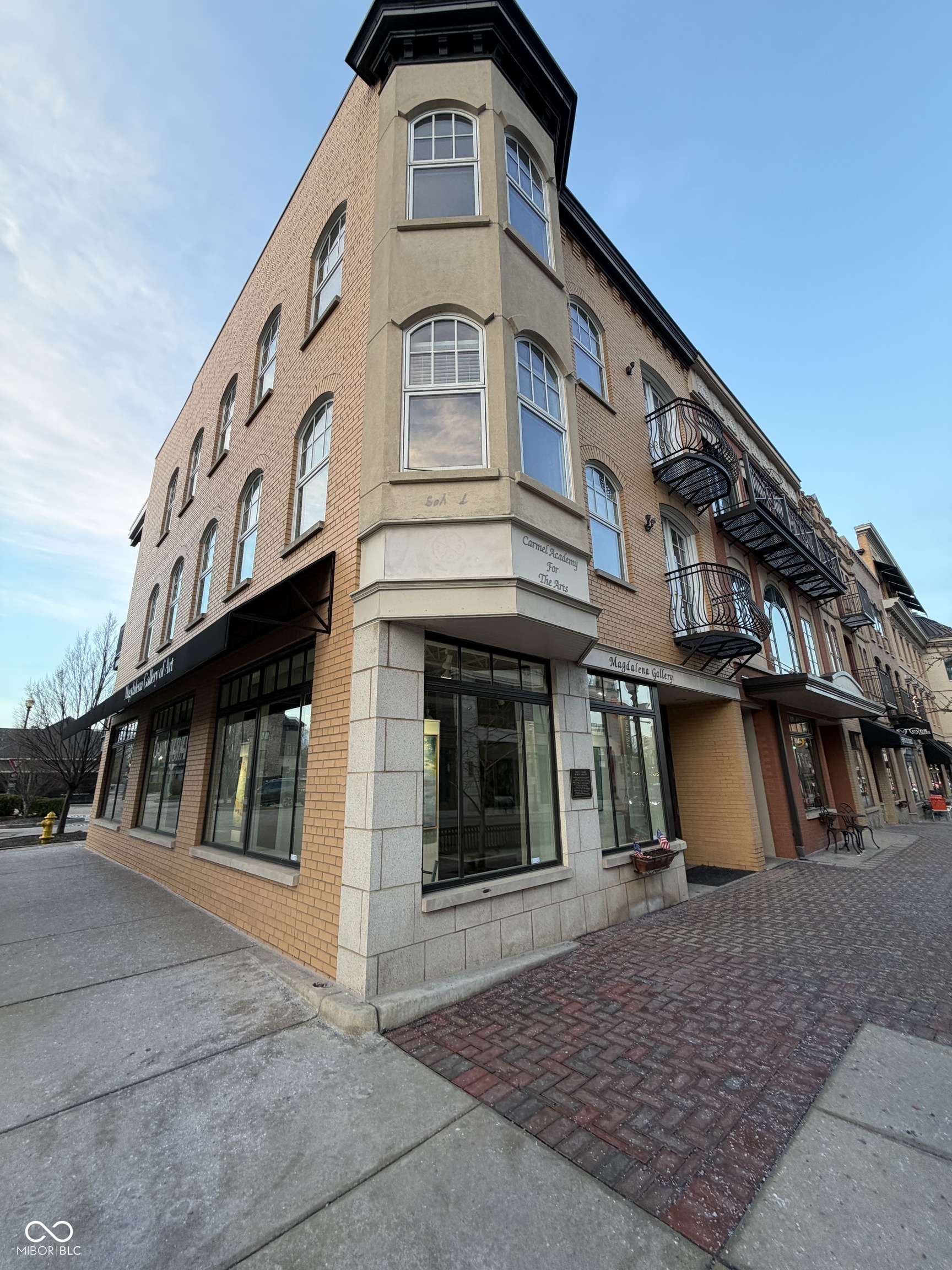 27 E Main Street Unit: 200