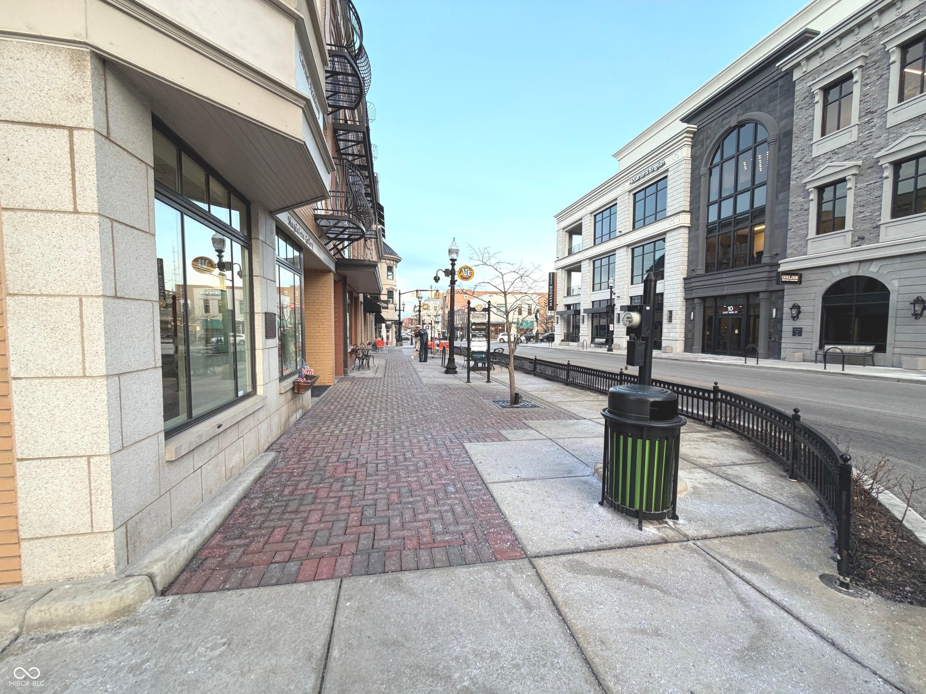 27 E Main Street Unit: 200
