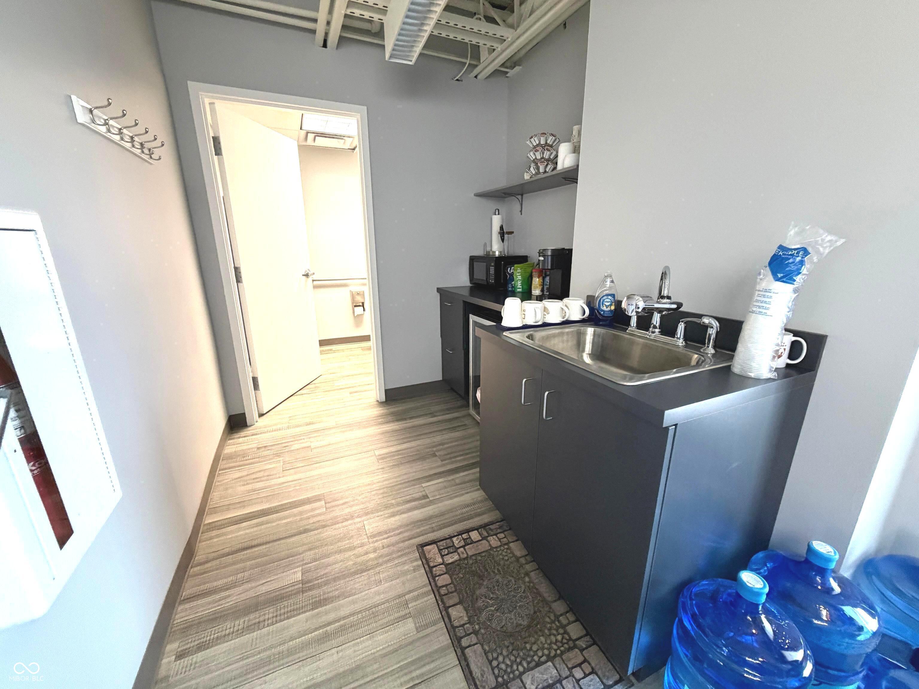 27 E Main Street Unit: 200
