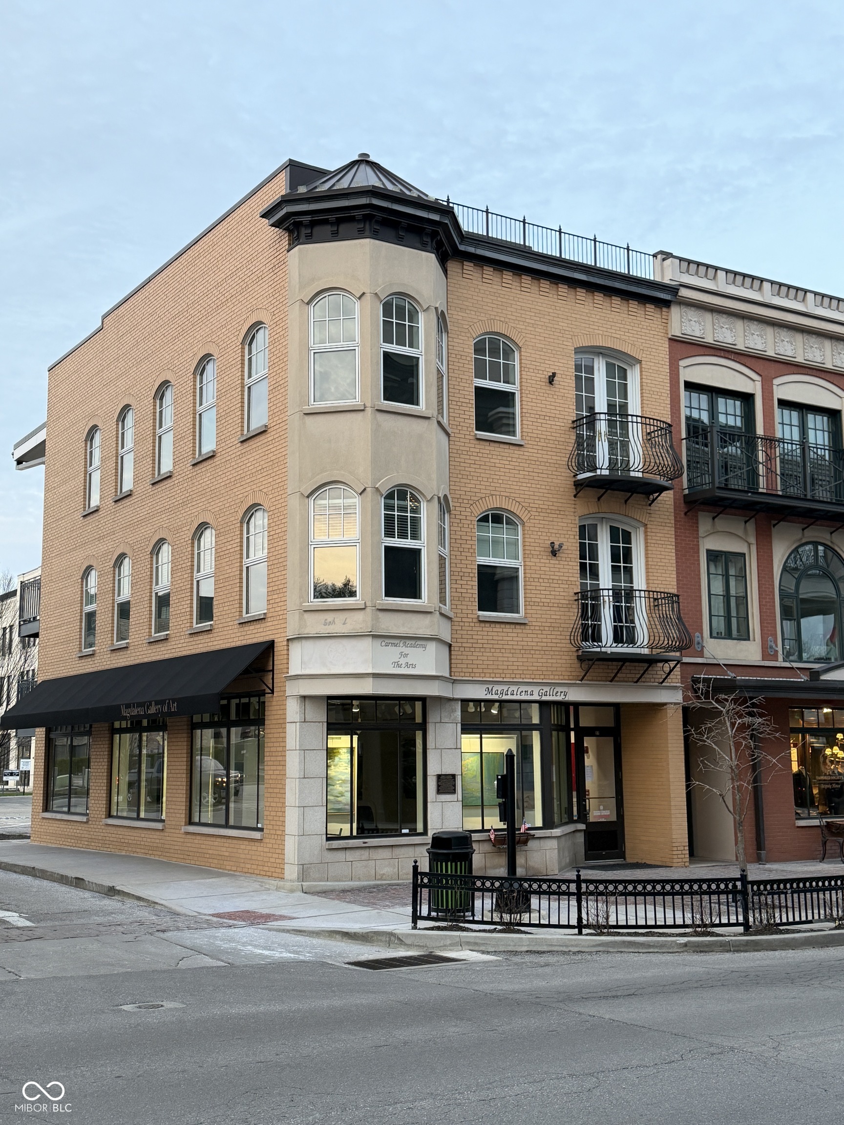27 E Main Street Unit: 200
